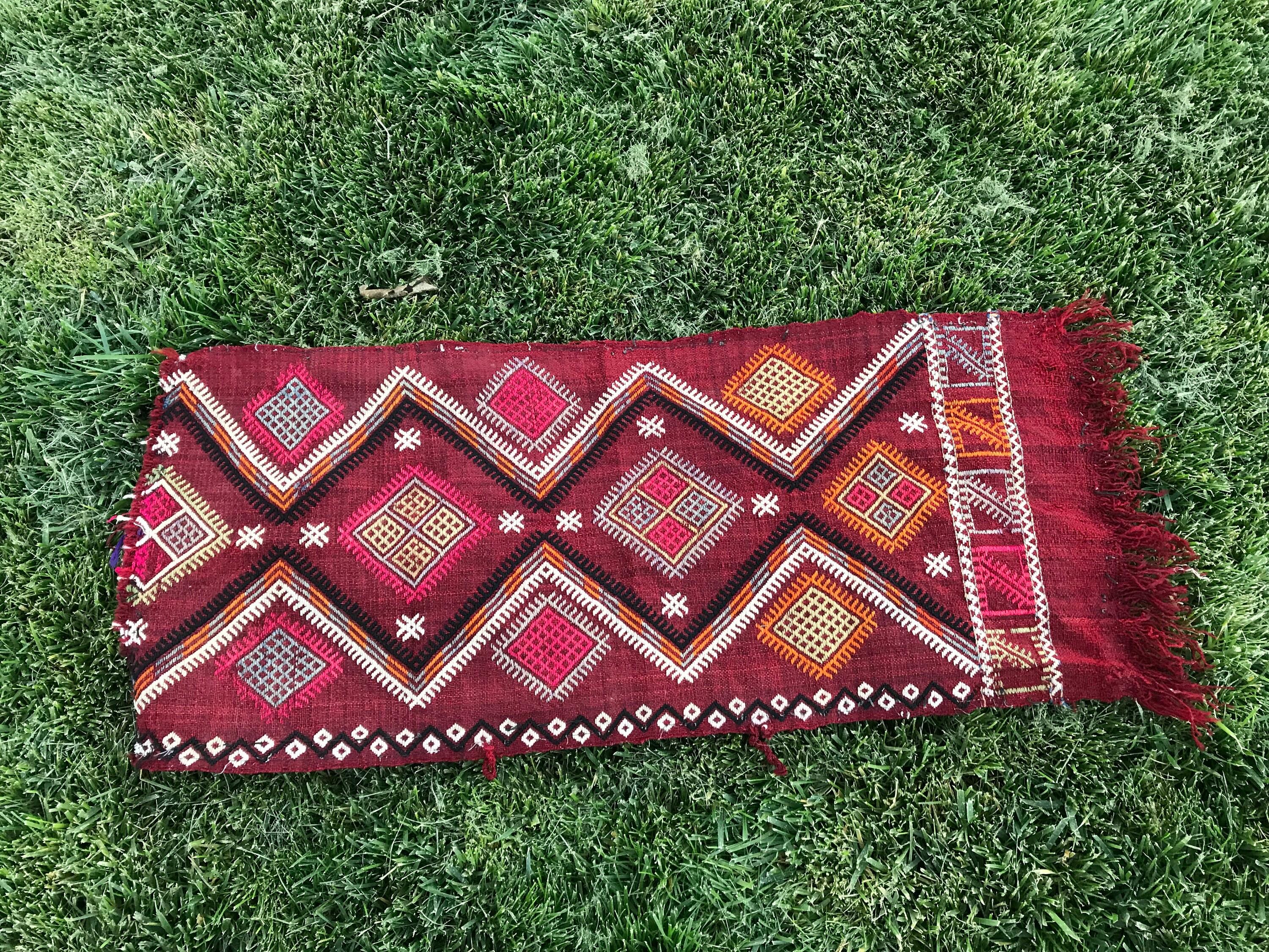 1.3x2.7 ft Küçük Halı, Vintage Halılar, Kırmızı Yün Halı, Türk Halıları, Duvara Asılı Halılar, Kilim, Yatak Odası Halısı, Anadolu Halıları