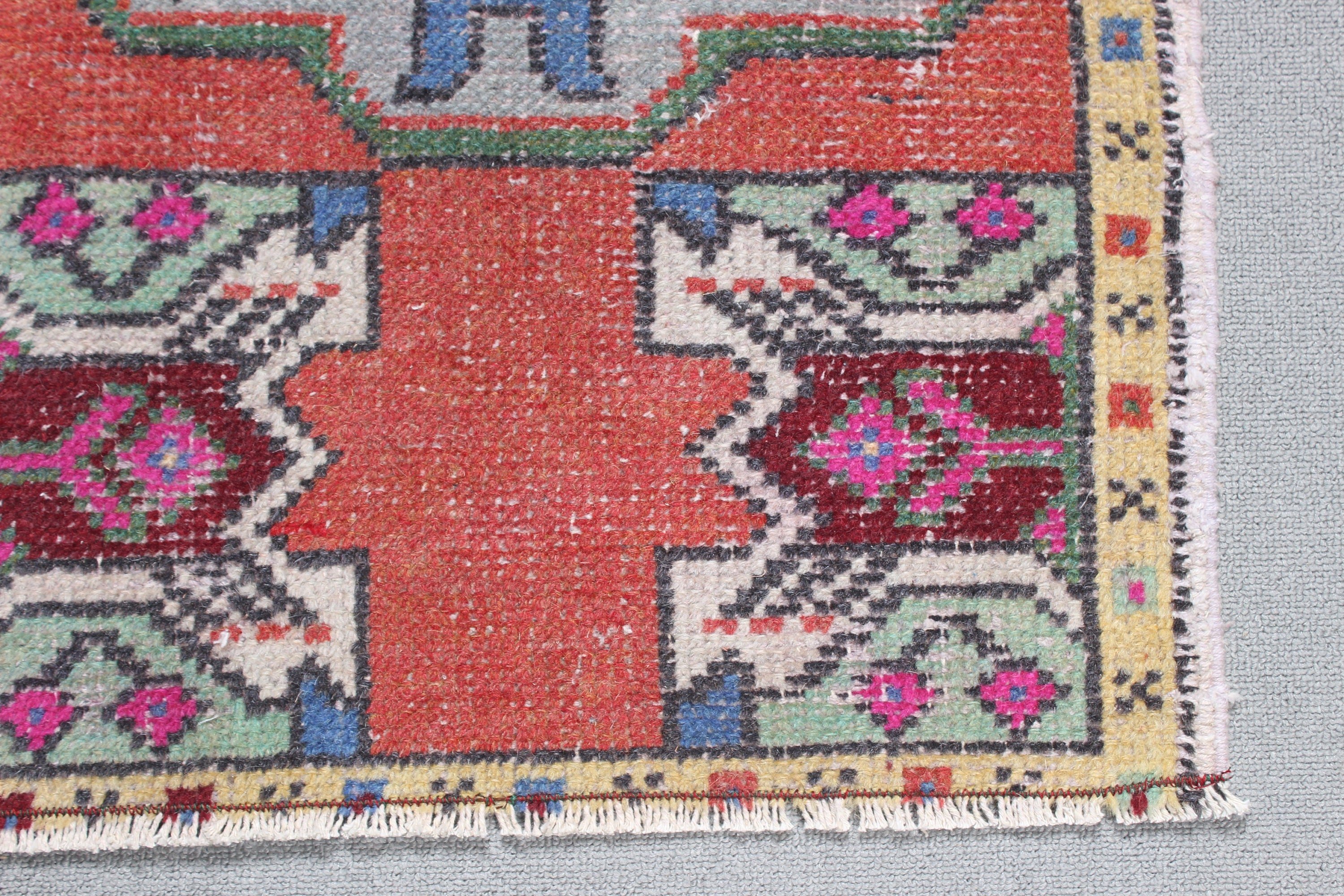 Kırmızı Soğuk Halı, Modern Halılar, 1.6x2.8 ft Küçük Halı, Havalı Halılar, Vintage Halılar, Çocuk Odası Halıları, Giriş Halıları, Türk Halısı, Küçük Alan Halıları