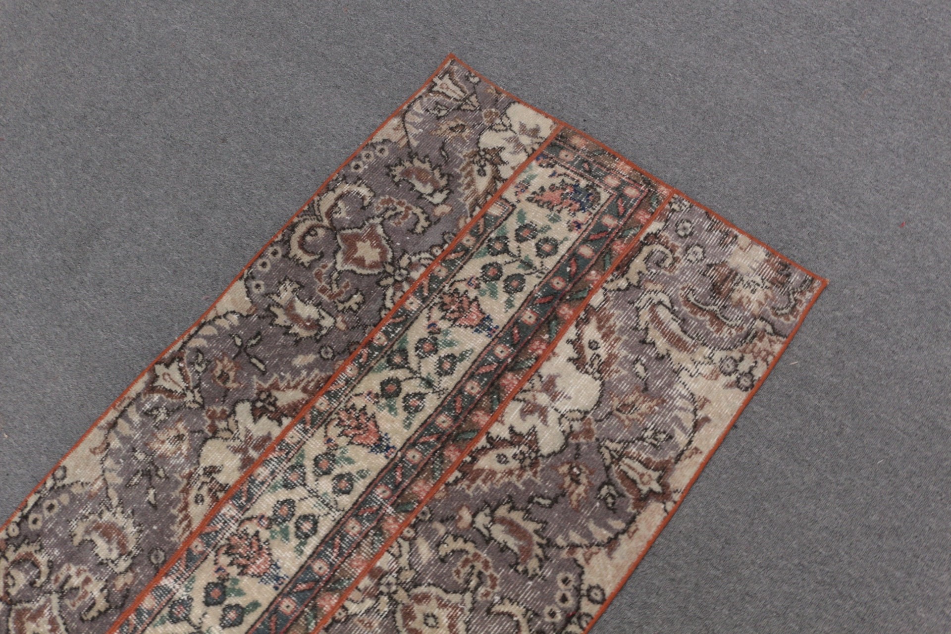 Gri Antika Halı, 2.5x4.2 ft Küçük Halı, Oushak Halıları, Giriş Halısı, Mutfak Halıları, Yatak Odası Halıları, Vintage Halı, Ev Dekorasyonu Halısı, Türk Halıları