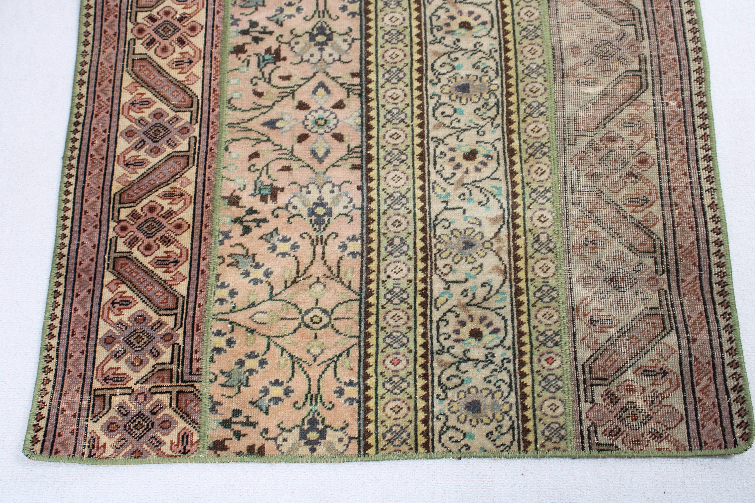 Yatak Odası Halıları, Çocuk Odası Halıları, El Dokuma Halı, Yeşil Yer Halısı, Oushak Halıları, 2,8x4 ft Küçük Halı, Türk Halıları, Giriş Halıları, Vintage Halı