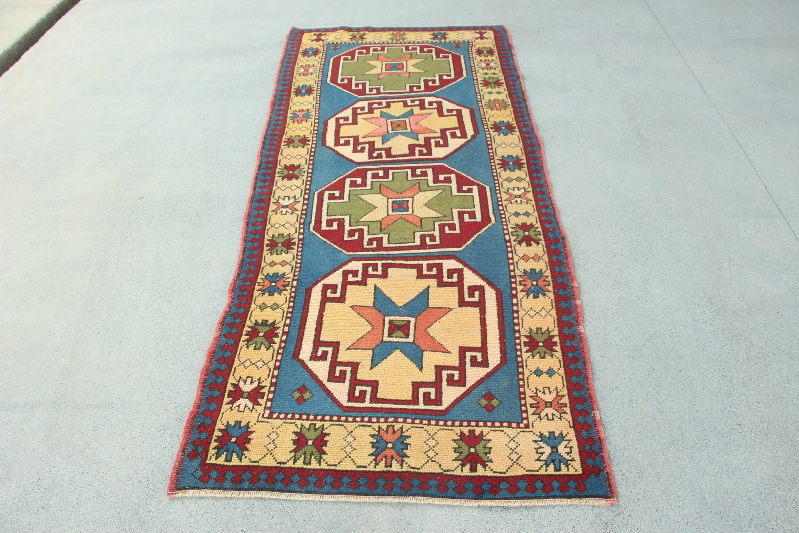 Dekoratif Halı, Türk Halıları, Mavi Zemin Halısı, Yatak Odası Halısı, Vintage Halı, Boho Vurgulu Halı, Egzotik Halı, 3.1x7.7 ft Accent Halı, Bildiri Halısı