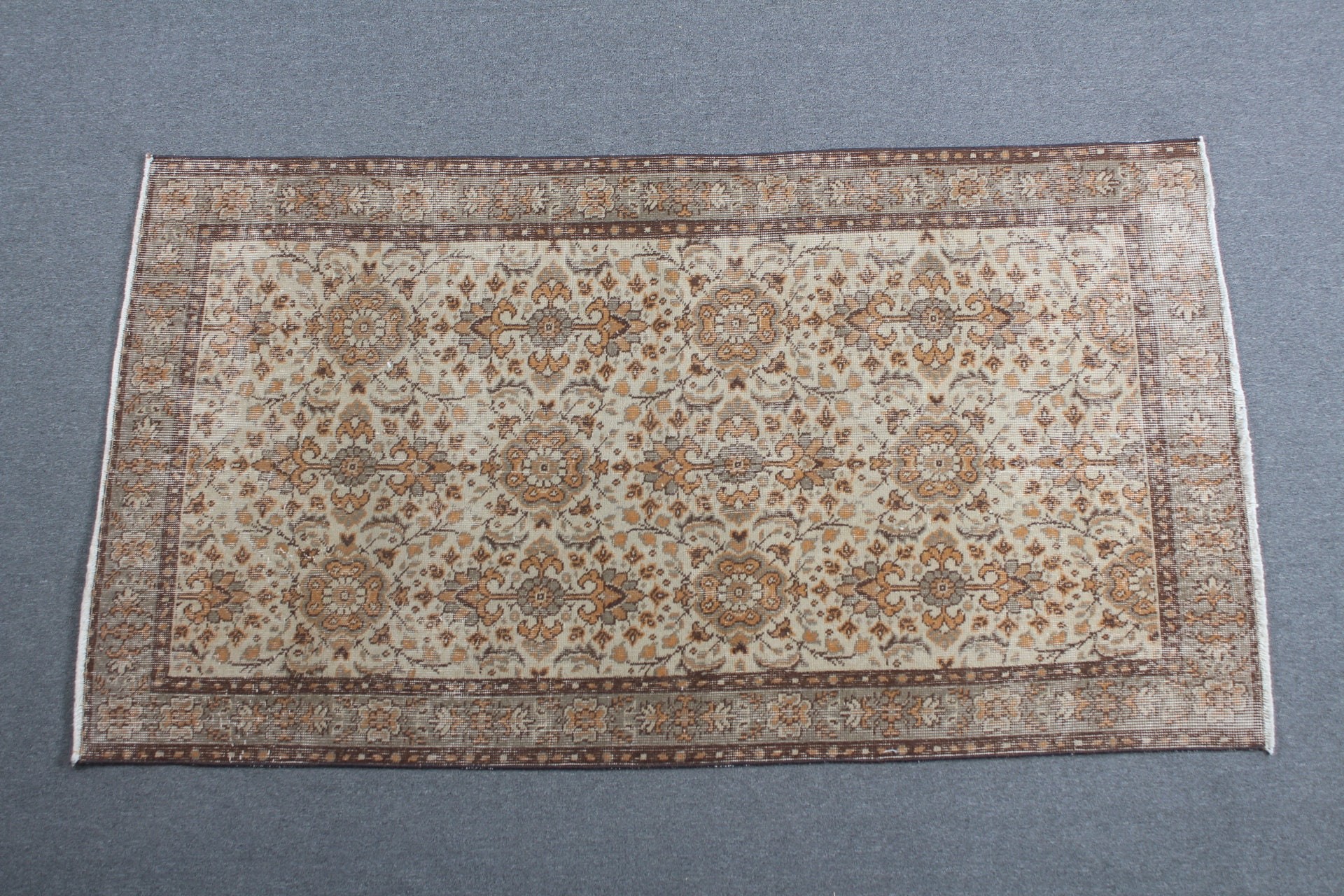 Yün Halı, Eski Halı, Türk Halıları, Mutfak Halısı, Yatak Odası Halıları, Oushak Halısı, 3,7x6,8 ft Alan Halısı, Vintage Halı, Yer Halıları, Kahverengi Antika Halı