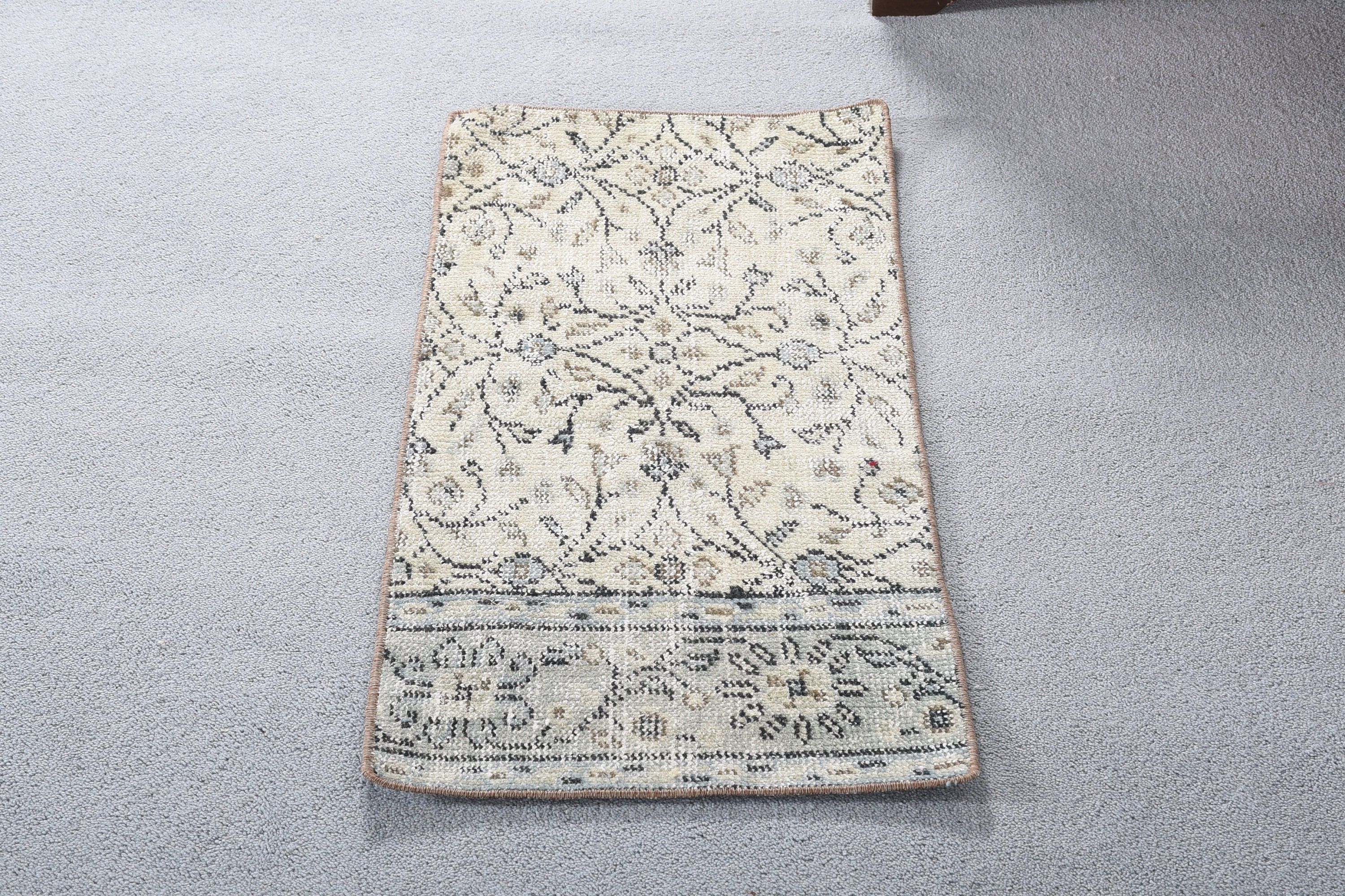 Turkish Rug, White Oushak Rug, Wall Hanging Rugs, Floor Rug, Entry Rug, Vintage Rug, 1.4x3.1 ft Small Rugs, Rugs for Nursery, Cool Rugs