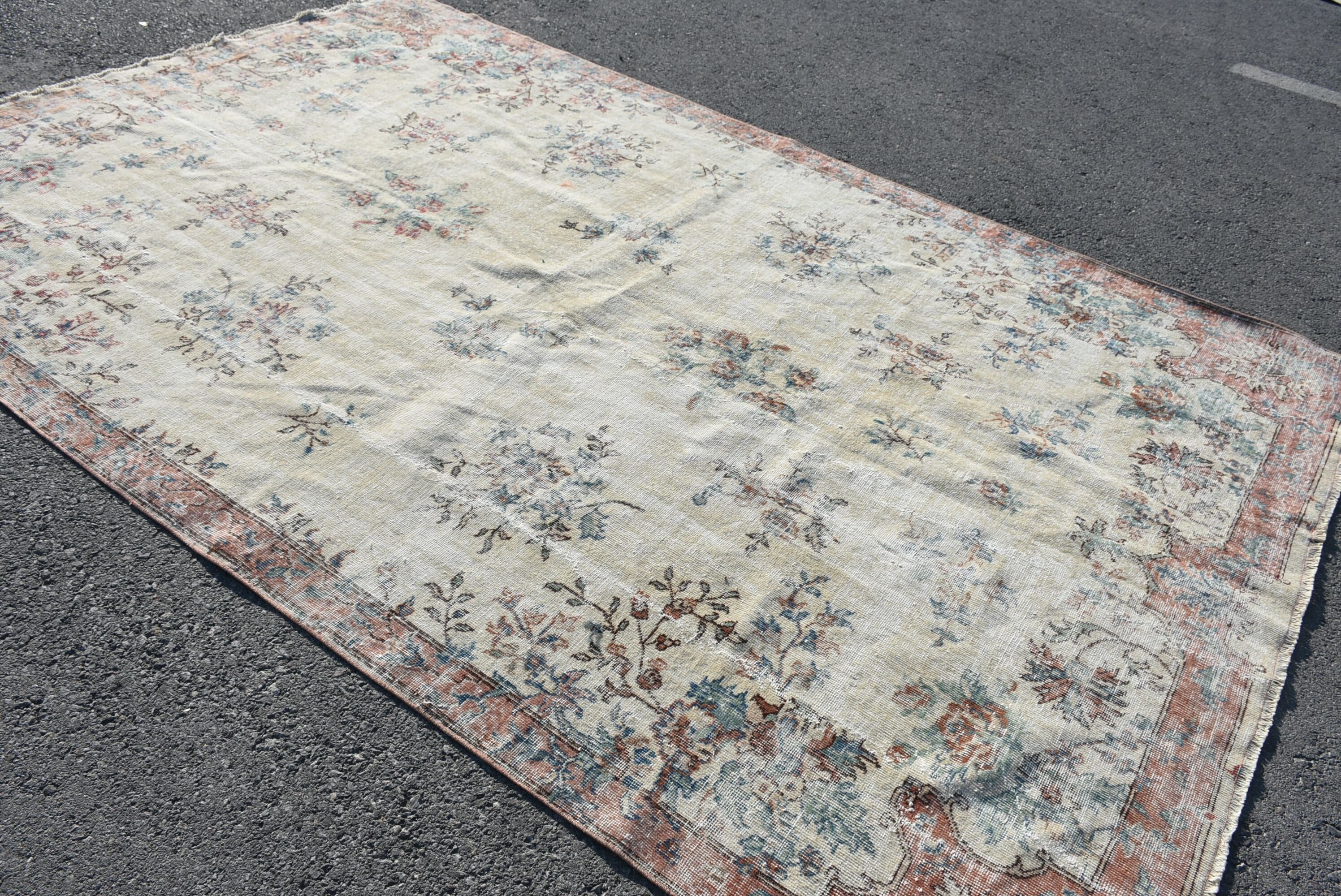 Wool Rug, Vintage Rug, Beige Floor Rug, Turkish Rug, Pale Rug, 6.9x10.5 ft Oversize Rug, Anatolian Rug, Dining Room Rug, Living Room Rug