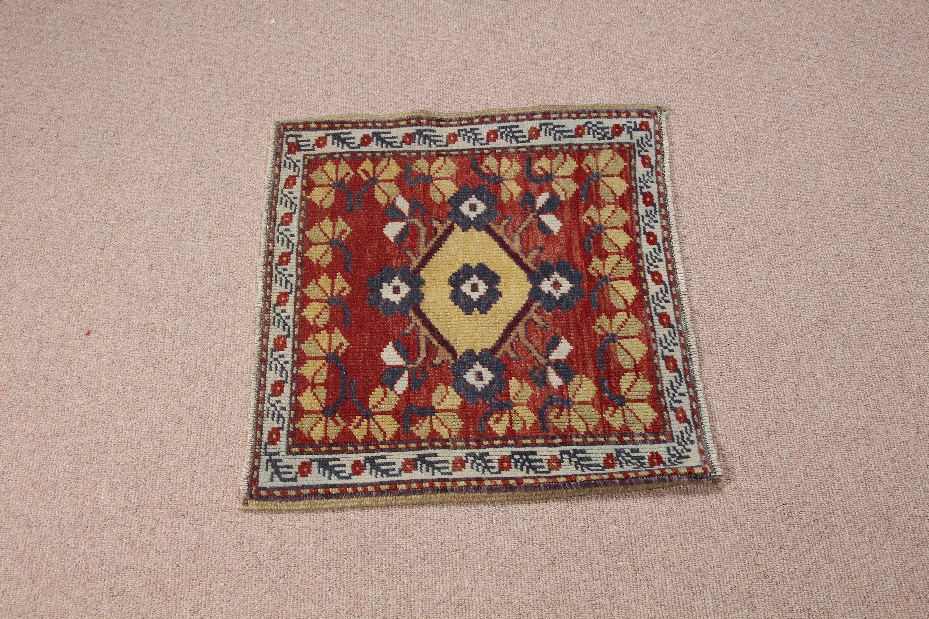 Türk Halıları, Yer Halısı, Çocuk Halısı, Kırmızı Yün Halı, Yatak Odası Halıları, Araba Paspas Halıları, 1.8x1.9 ft Küçük Halılar, Vintage Halı, Kapı Paspas Halıları