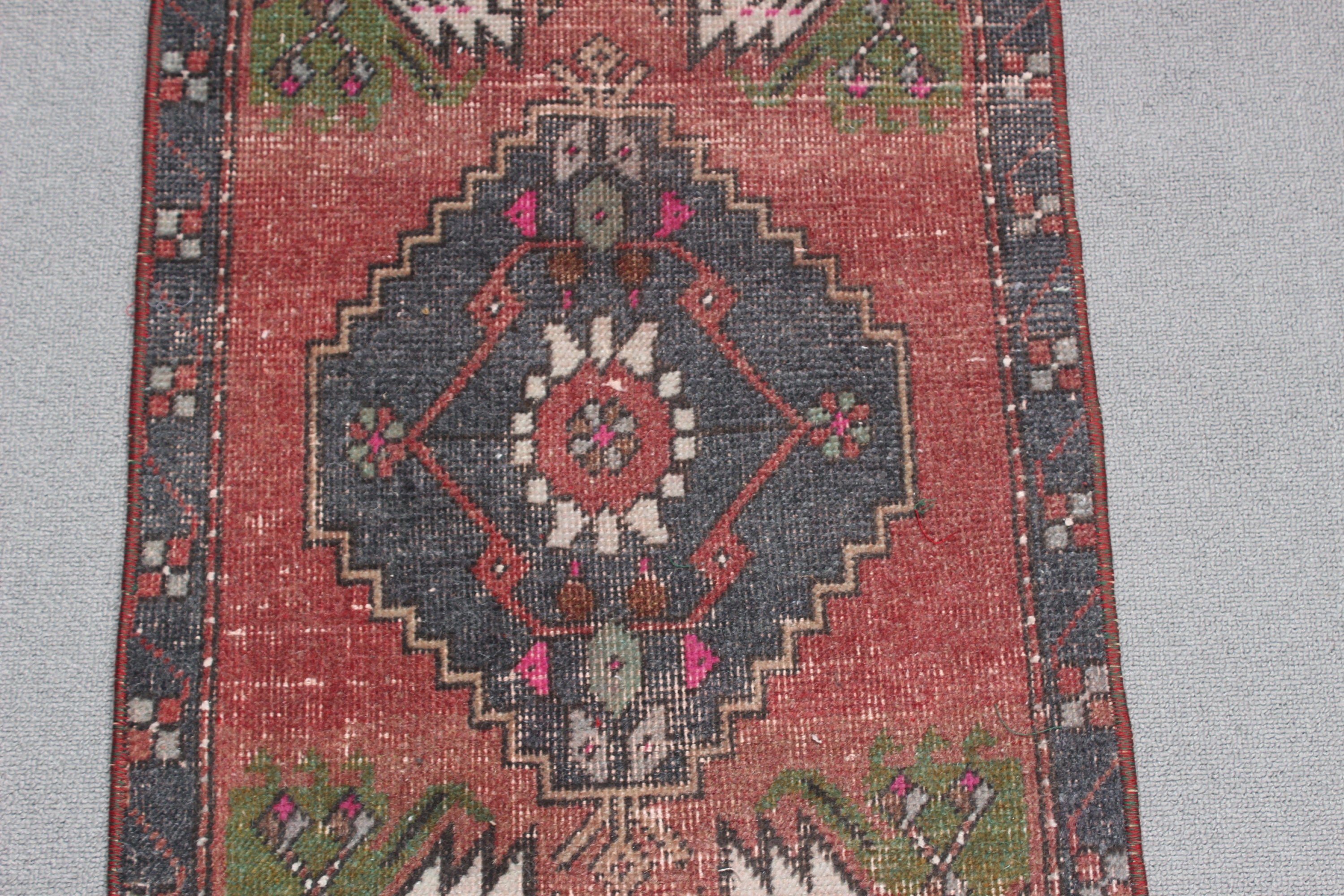 Giriş Halısı, Türk Halısı, Araba Paspas Halıları, Boho Halısı, Anadolu Halıları, Kırmızı Açıklama Halıları, Banyo Halıları, Vintage Halılar, 1.5x3.4 ft Küçük Halı