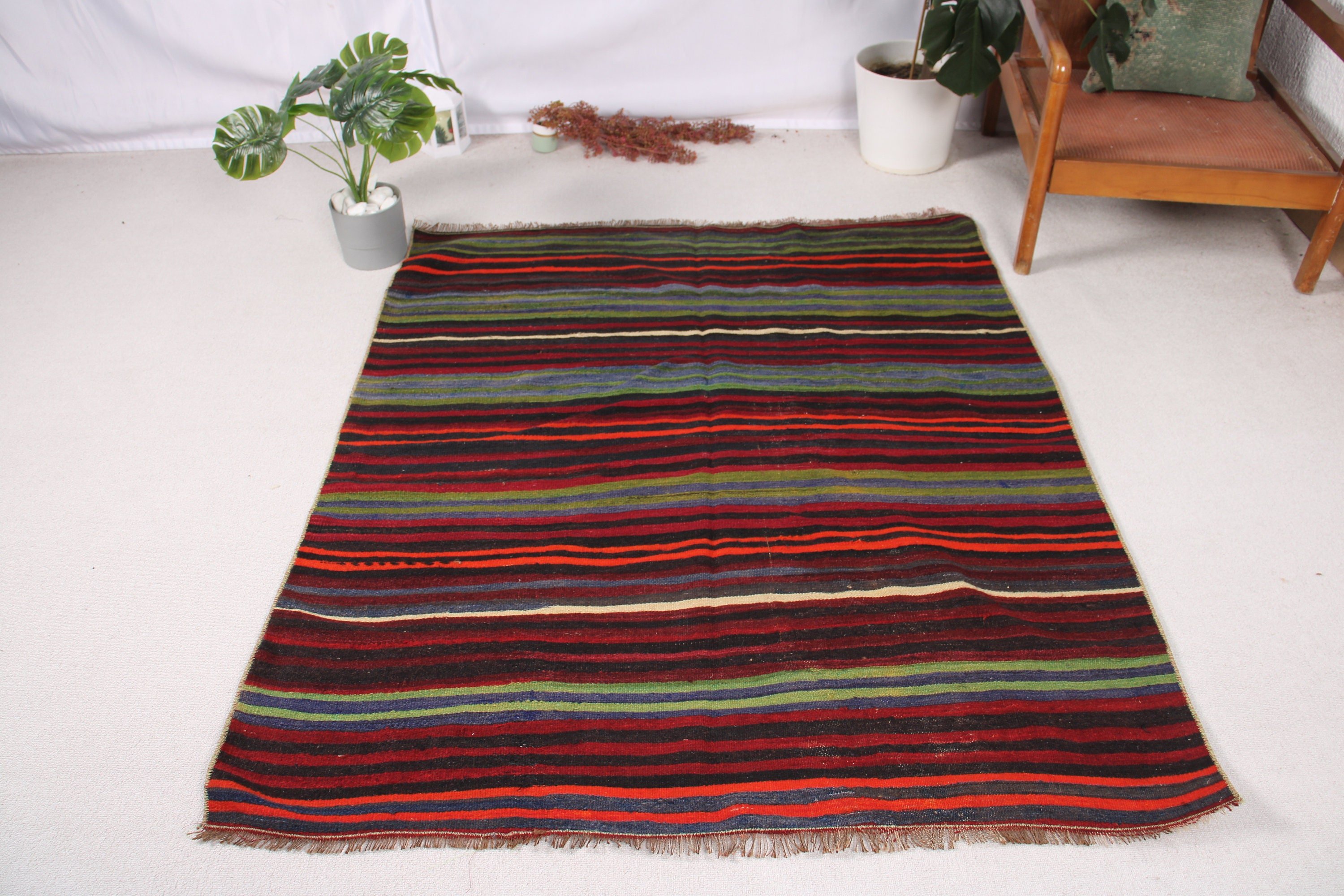 Kilim, 4.6x5.2 ft Accent Halı, Kırmızı Yatak Odası Halısı, Giriş Halısı, Fas Halıları, Oushak Halısı, Türk Halısı, Dış Mekan Halısı, Mutfak Halıları, Vintage Halı