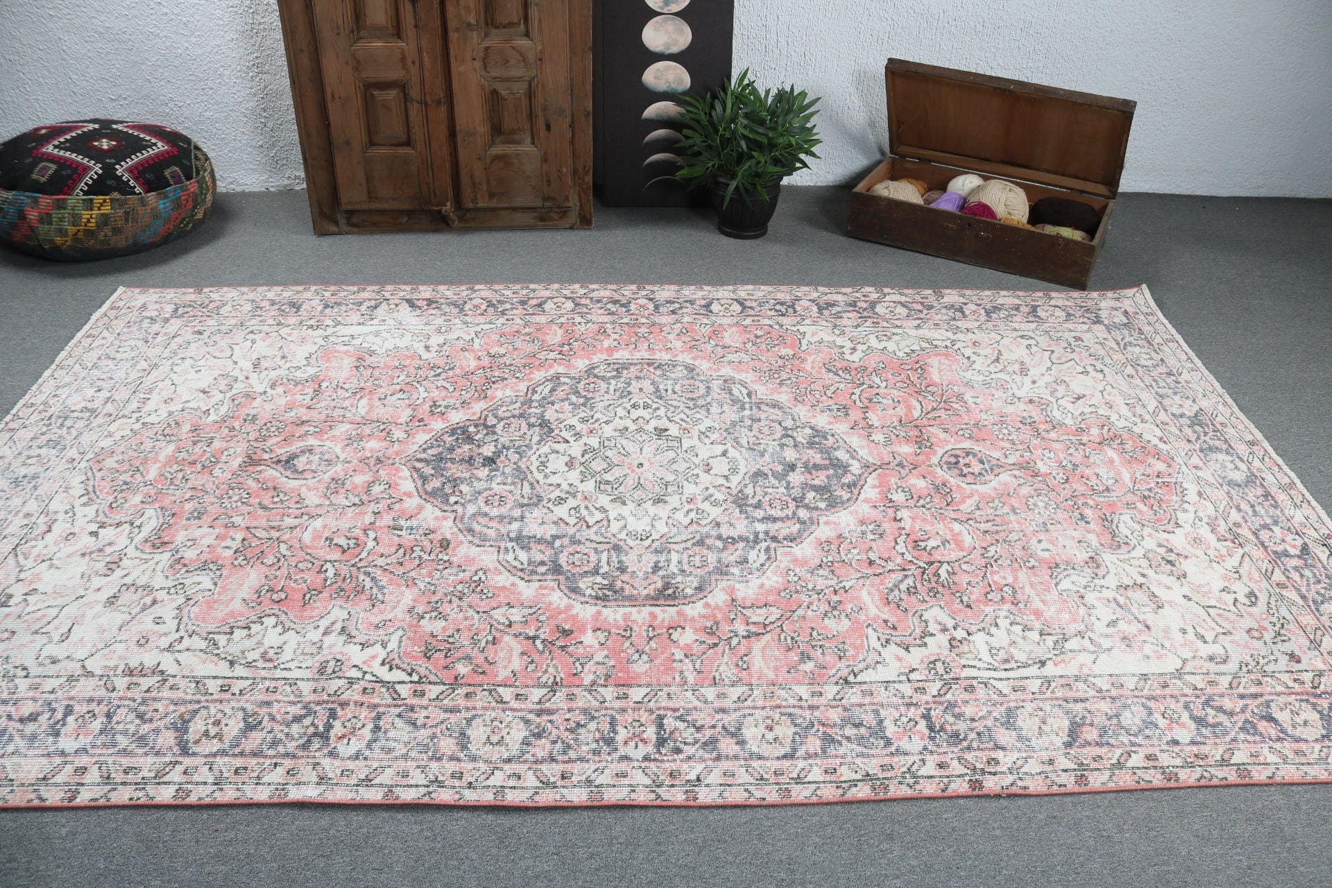 Aesthetic Rugs, Moroccan Rug, 5.7x9.5 ft Large Rugs, Salon Rugs, Wool Rug, Large Oushak Rugs, Vintage Rug, Turkish Rug, Pink Moroccan Rugs