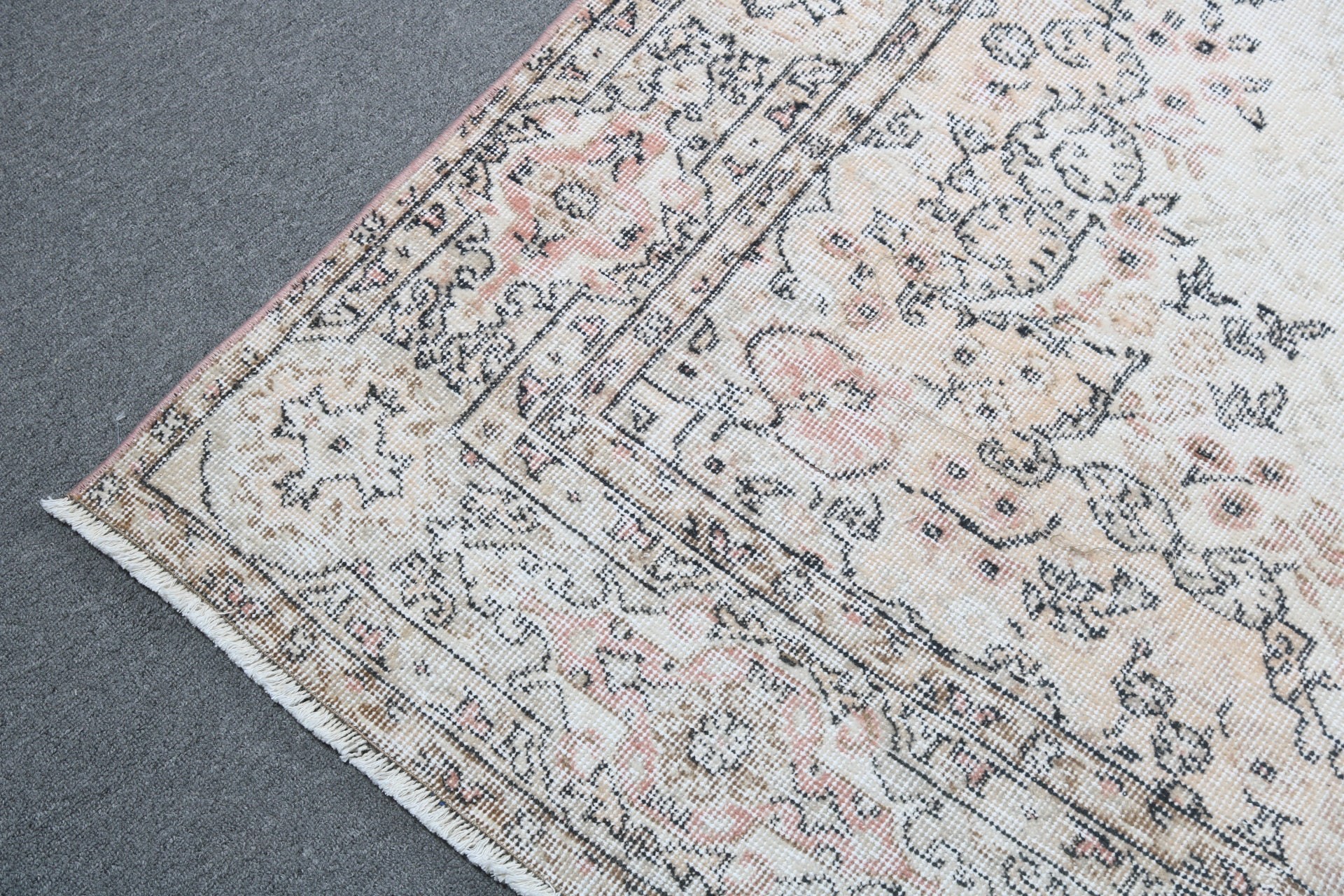 Large Vintage Rugs, Home Decor Rugs, Vintage Rug, 5.5x8.3 ft Large Rugs, Turkish Rugs, Kitchen Rug, Beige Floor Rug, Large Oushak Rug