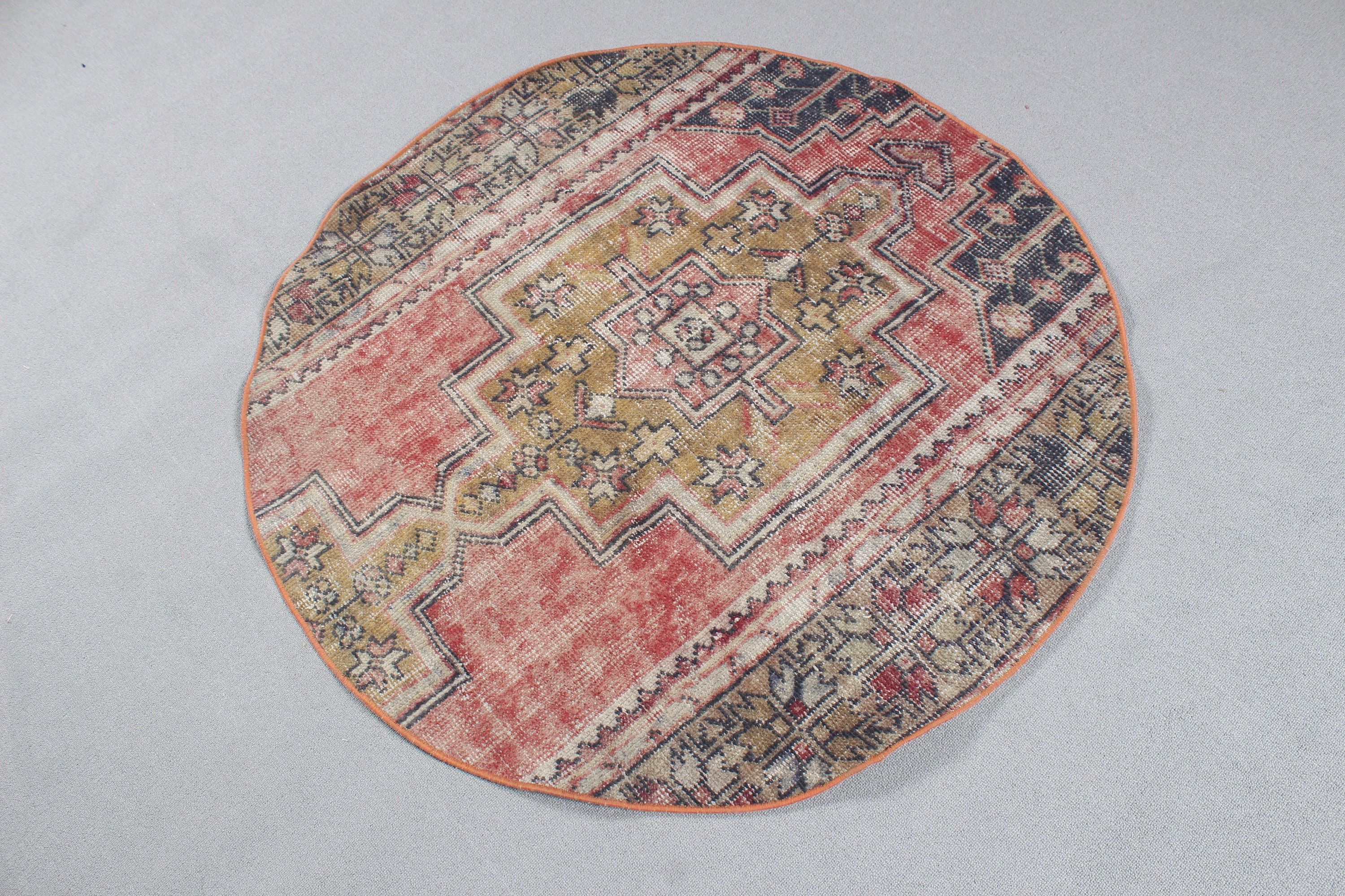 Vintage Rug, Turkish Rugs, Organic Rug, Red  3.8x3.9 ft Small Rugs, Small Vintage Rugs, Car Mat Rug, Kitchen Rugs, Oushak Rugs