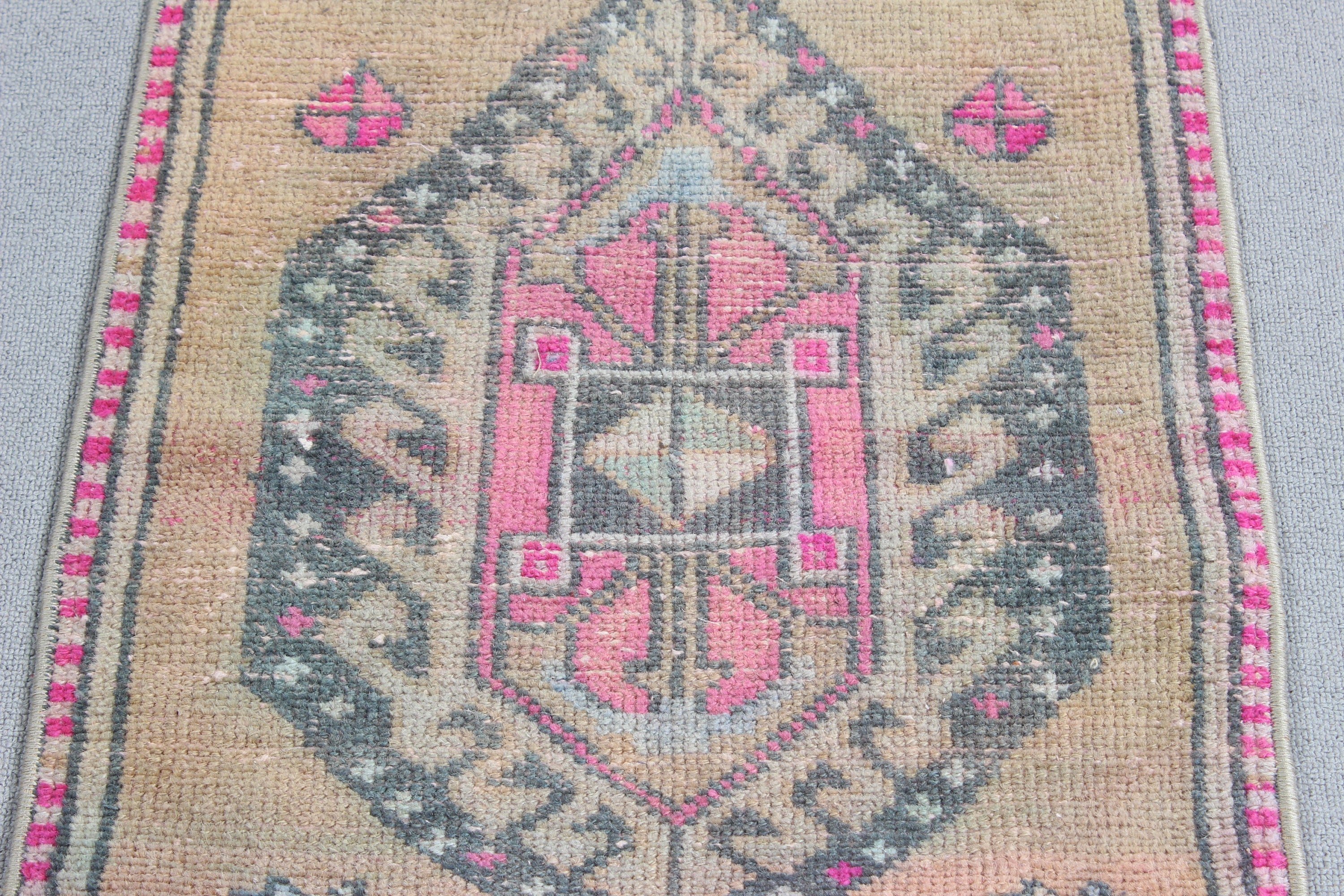 1.6x3.1 ft Küçük Halı, Giriş Halıları, Banyo Halıları, Vintage Halılar, Türk Halıları, Küçük Alan Halısı, Pembe Modern Halı, Nötr Halılar