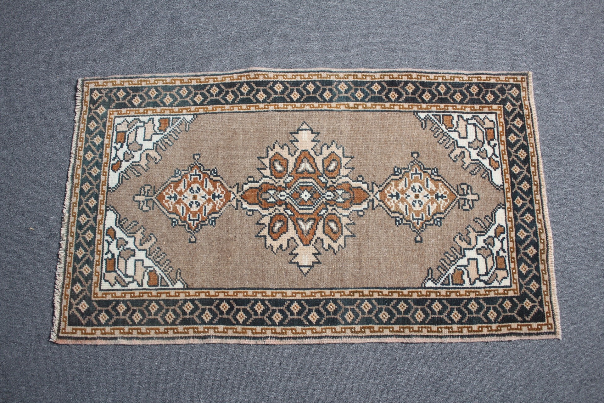 Yer Halısı, Türk Halısı, Yün Halılar, Vintage Halılar, Çocuk Halısı, 1.9x3.3 ft Küçük Halı, Kahverengi Mutfak Halısı, Duvara Asılı Halı, Banyo Halıları