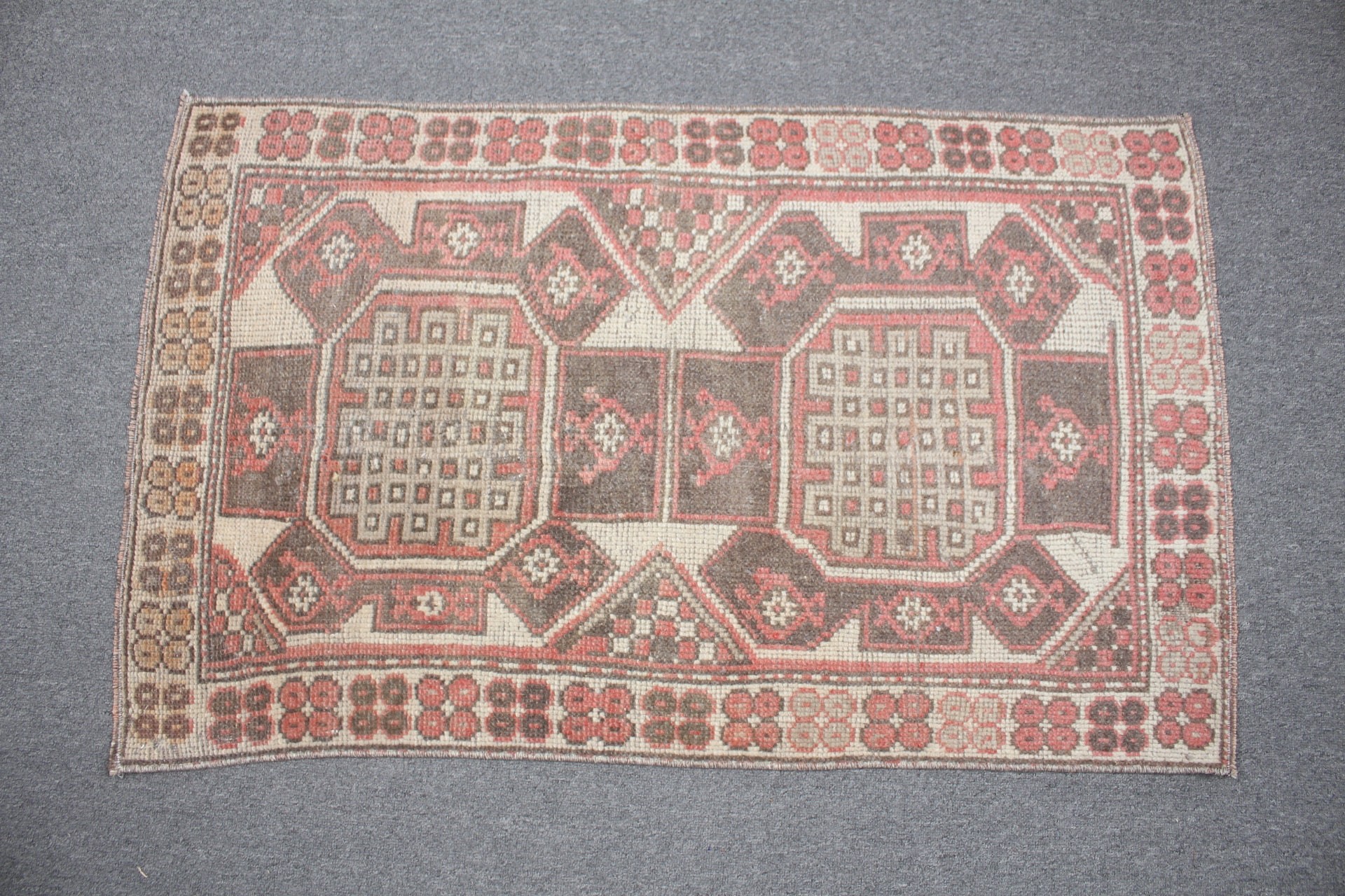 Kapı Paspası Halıları, Türk Halısı, 2.2x3.6 ft Küçük Halı, Oryantal Halılar, Çocuk Odası Halıları, Vintage Halı, Kahverengi Havalı Halılar, Yün Halılar, Banyo Halıları