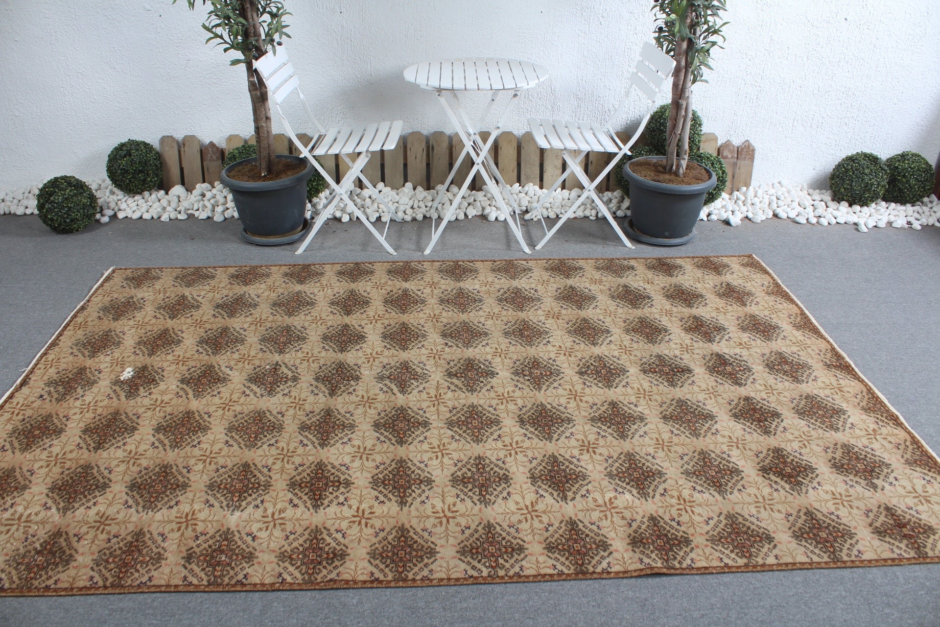 Brown Anatolian Rug, Turkish Rug, Vintage Rug, 5.6x9.1 ft Large Rug, Dining Room Rug, Rugs for Living Room, Floor Rug, Cool Rug, Salon Rug