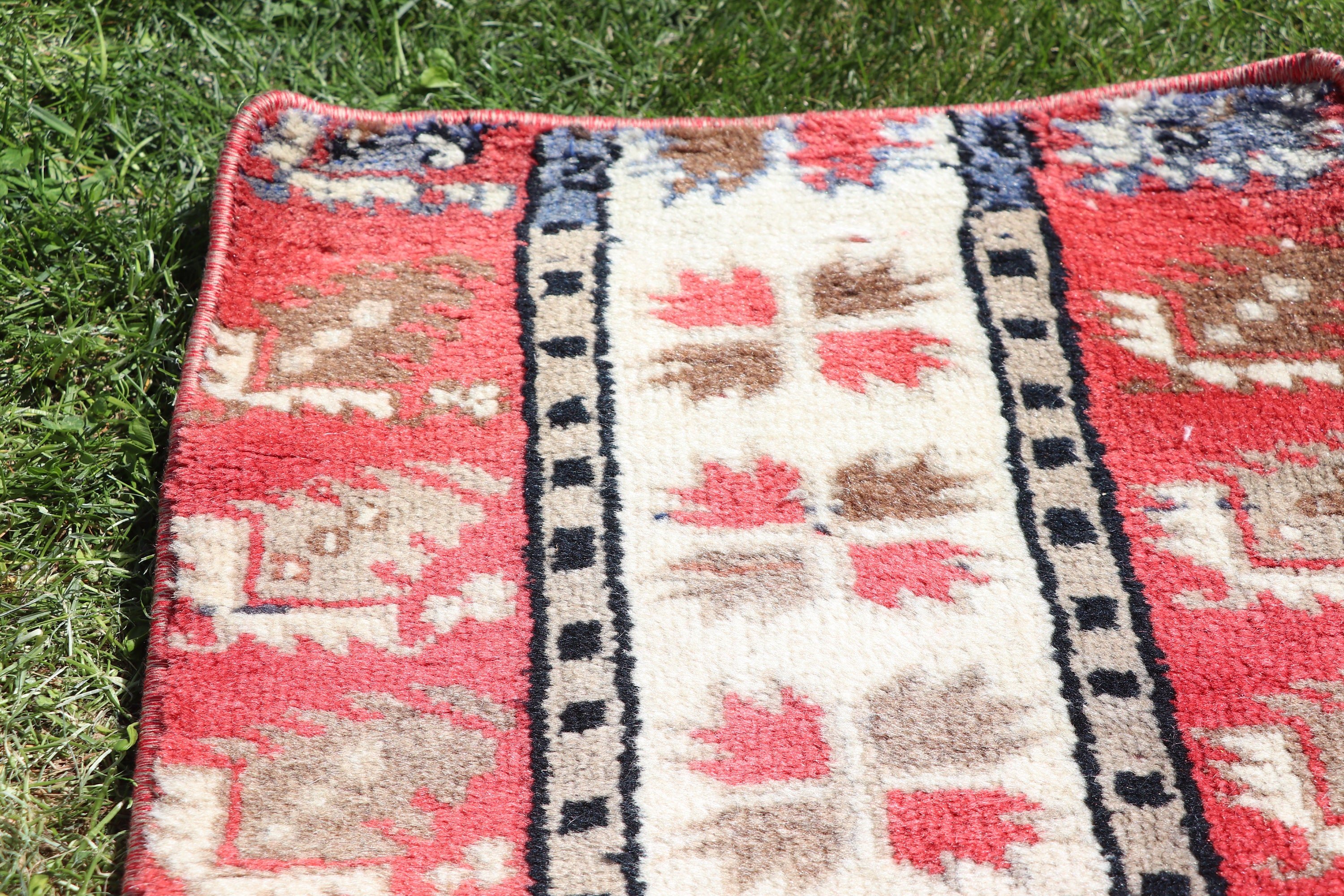 Küçük Boho Halıları, Türk Halıları, Küçük Alan Halıları, 1.3x2.5 ft Küçük Halı, Kırmızı Anadolu Halıları, Açıklama Halısı, Vintage Halı, Ev Dekorasyonu Halıları