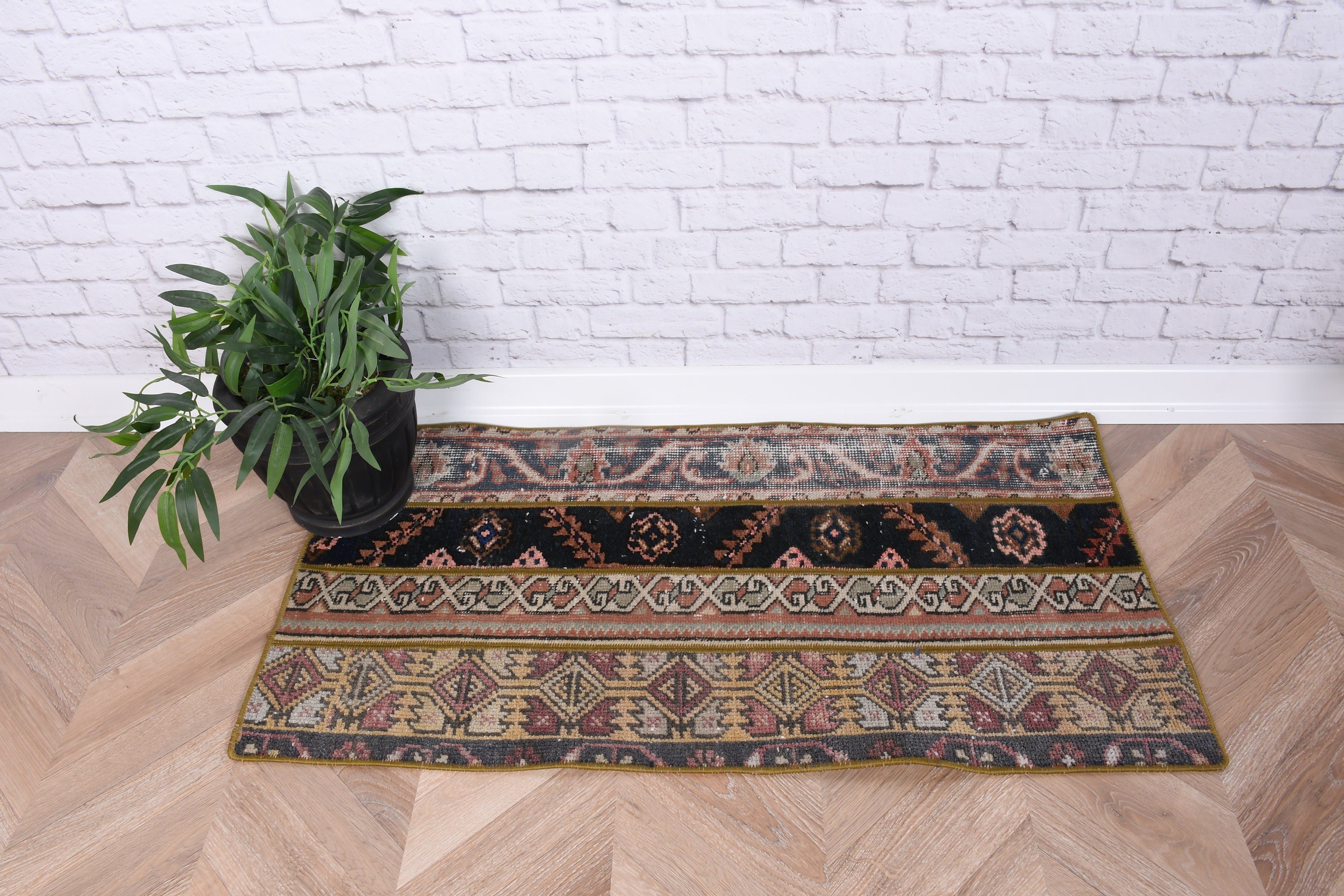 Vintage Rugs, Bathroom Rugs, Entry Rugs, Eclectic Rug, Oriental Rug, Turkish Rug, Kitchen Rugs, Black Home Decor Rug, 1.6x3.2 ft Small Rug