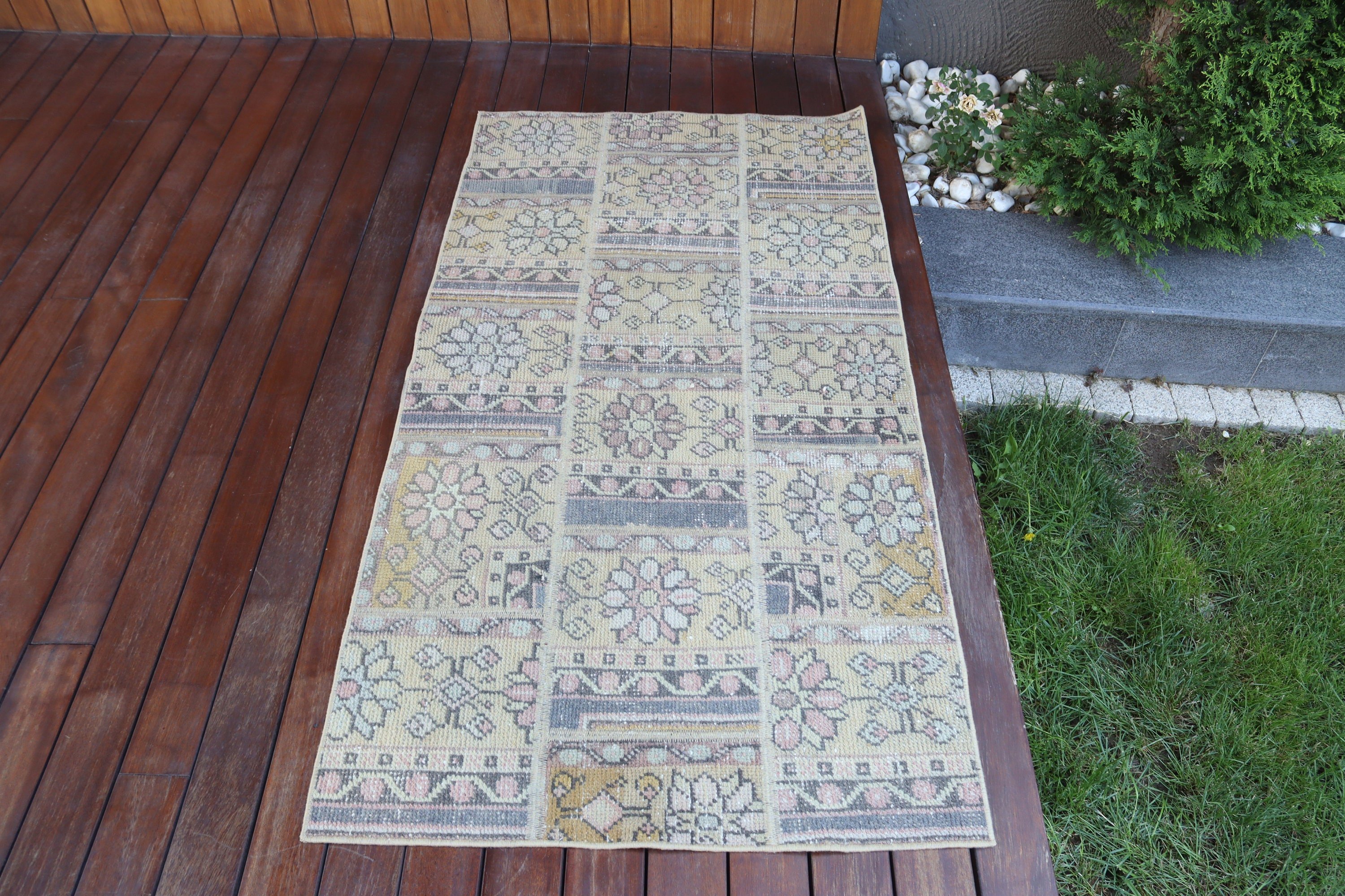 Bej 2.6x5.2 ft Küçük Halı, Türk Halıları, Anadolu Halıları, Yatak Odası Halıları, Kapı Paspas Halısı, Vintage Halılar, Küçük Alan Halıları