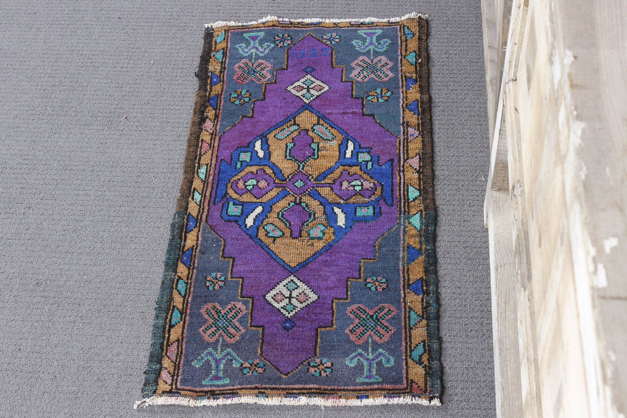 Anadolu Halıları, Çocuk Odası Halıları, Yatak Odası Halısı, Türk Halıları, Mor Yer Halısı, Vintage Halılar, Giriş Halısı, Kapı Paspası Halısı, 1.3x2.6 ft Küçük Halı