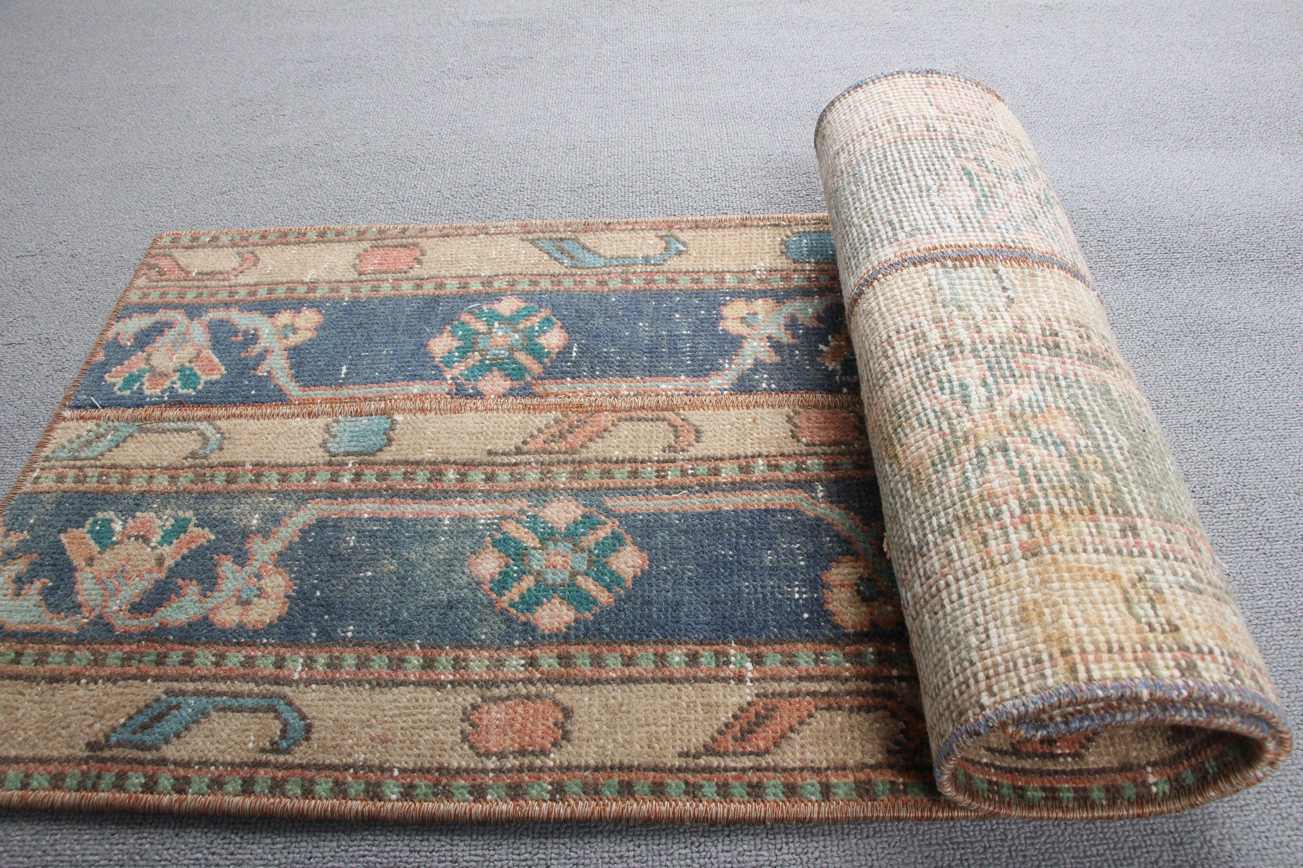 Vintage Halılar, 1.3x3.6 ft Küçük Halı, Banyo Halıları, Yatak Odası Halıları, Yün Halı, Türk Halıları, Mutfak Halısı, Anadolu Halısı, Bej Oushak Halısı