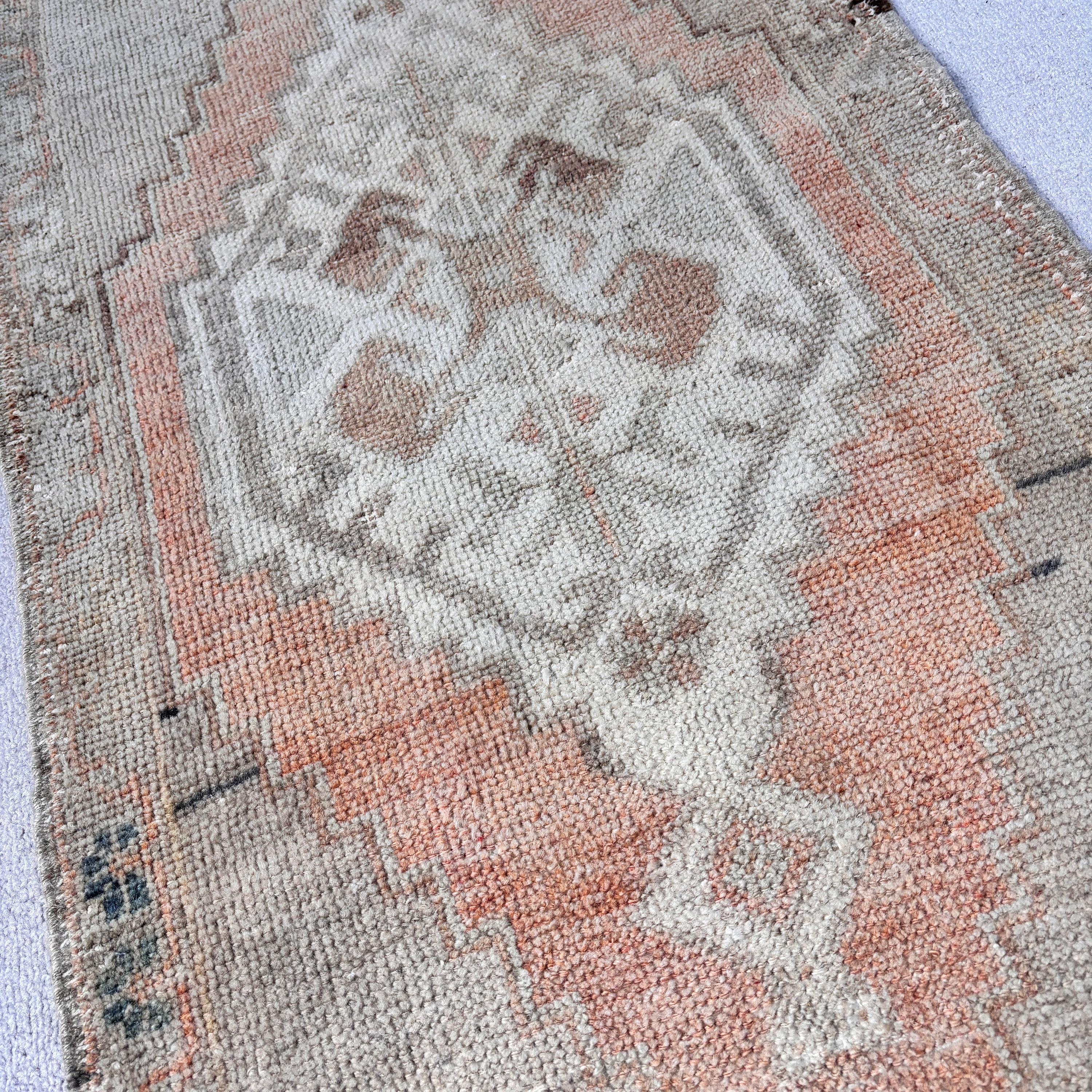 1.9x3.5 ft Küçük Halı, Türk Halısı, Paspas Halısı, Oryantal Halı, Banyo Halısı, Boho Halısı, Küçük Vintage Halılar, Bej Antika Halı, Vintage Halı