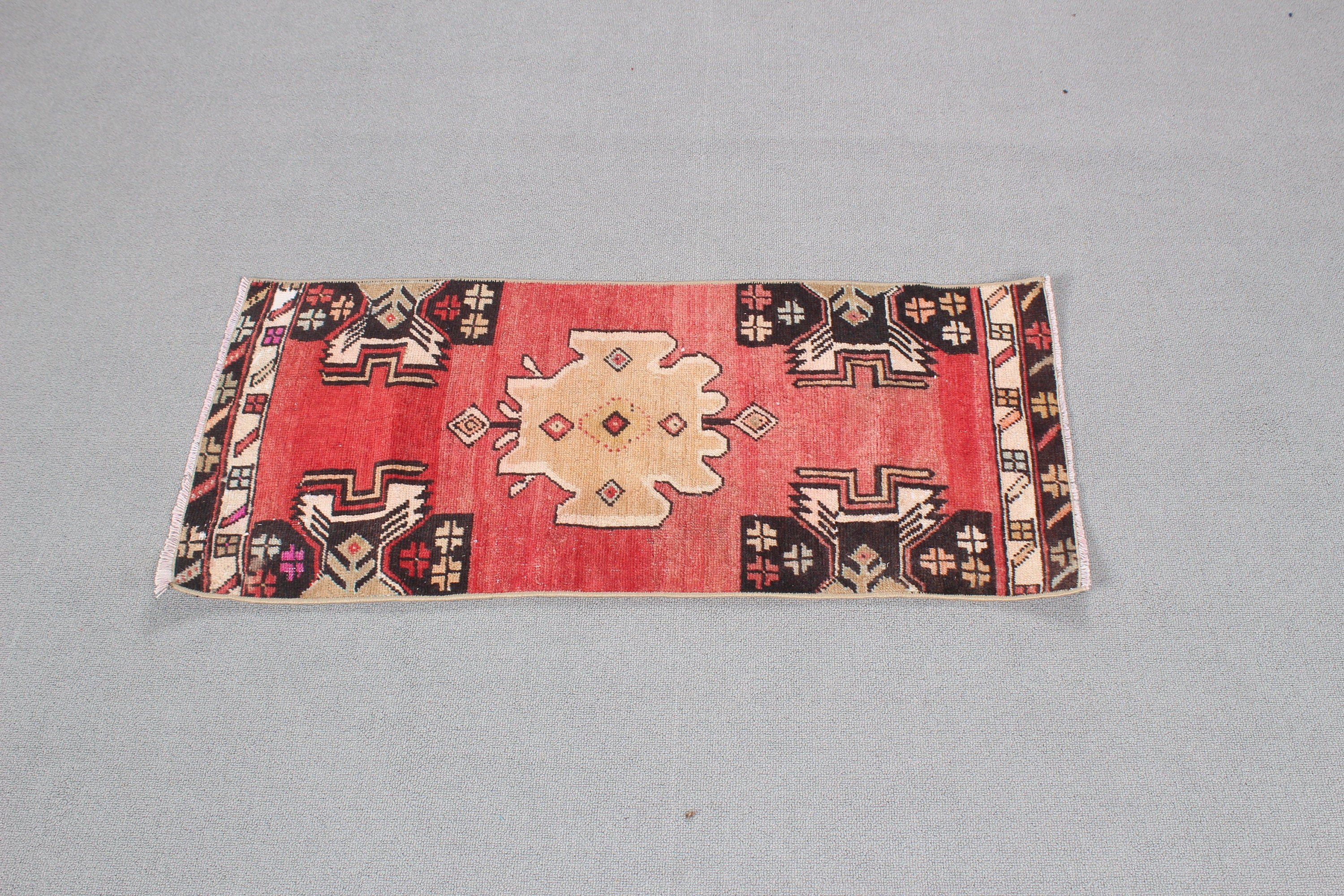 Pembe Anadolu Halıları, 1.4x3.2 ft Küçük Halı, Kapı Paspas Halıları, Düz Dokuma Halılar, Küçük Boho Halı, Oushak Halıları, Türk Halısı, Vintage Halılar