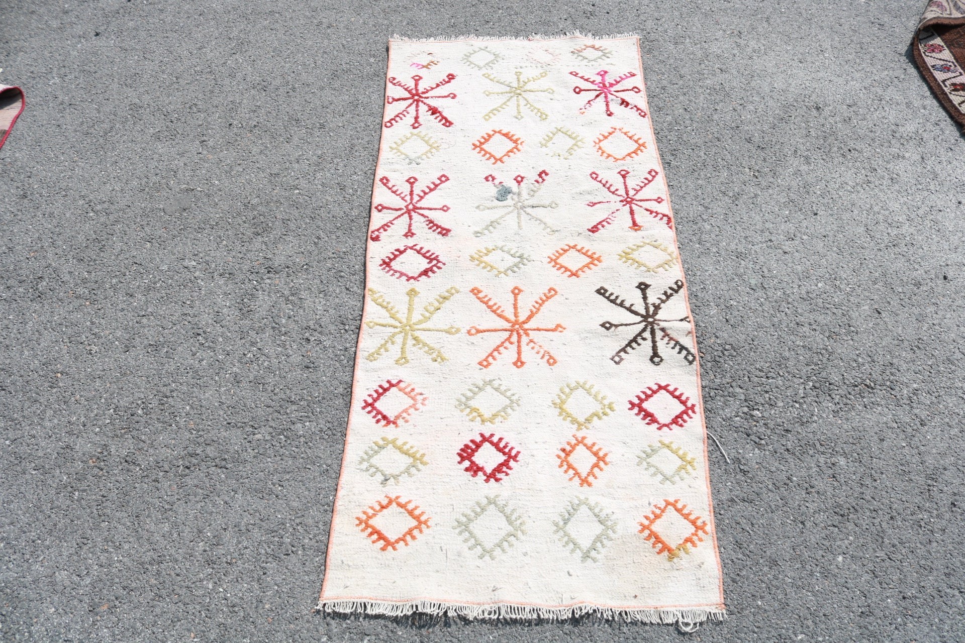 Kilim, 2.2x5 ft Küçük Halı, Oryantal Halılar, Türk Halısı, Sessiz Halılar, Duvara Asılı Halı, Vintage Halılar, Beyaz Yatak Odası Halısı, Ev Dekor Halısı