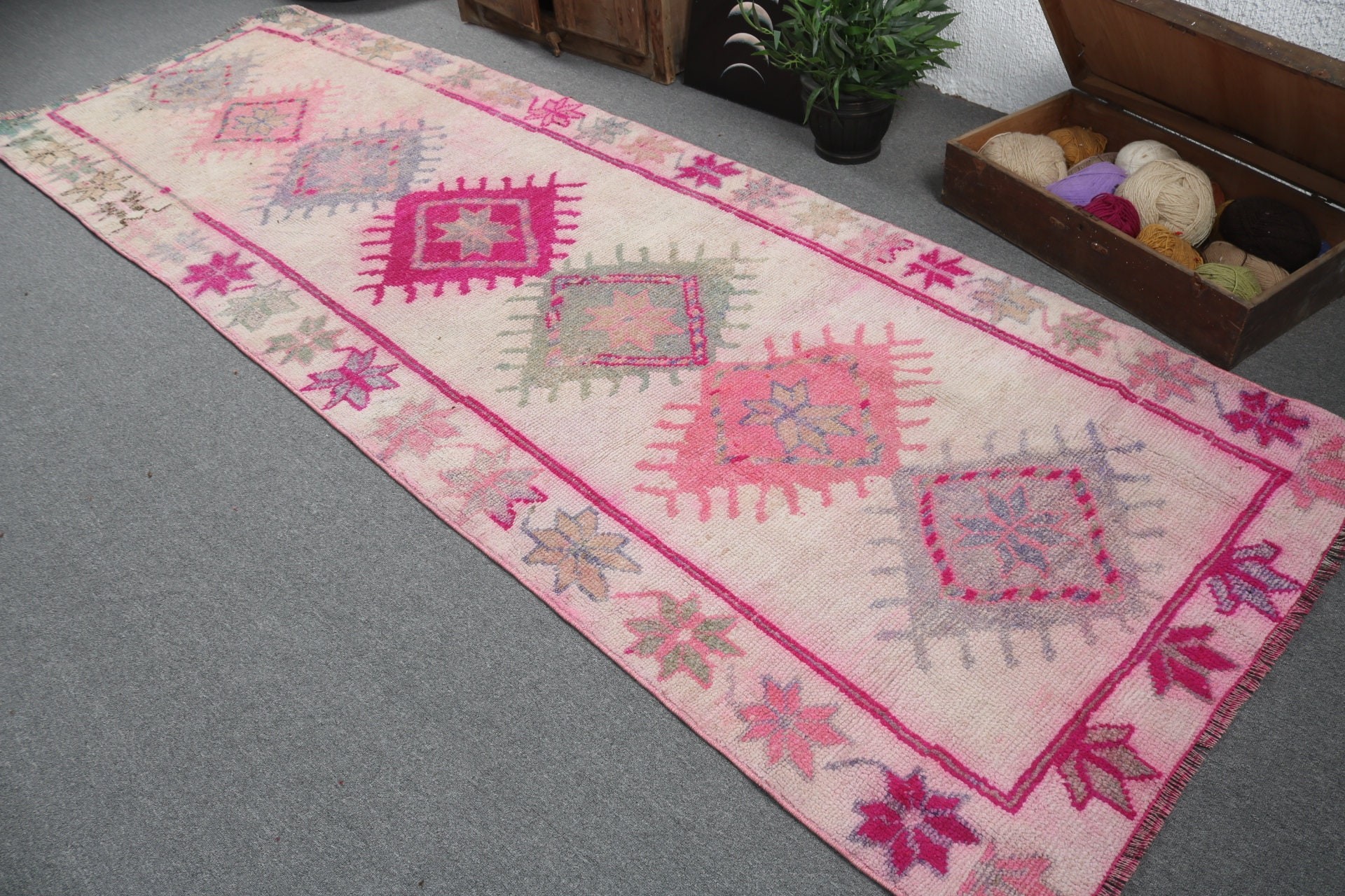 Vintage Halı, Türk Halısı, Boho Halısı, Fas Halıları, 3,6x11,1 ft Runner Halısı, Oushak Halısı, Bej Bildirim Halısı, Uzun Yolluk Halıları, Koridor Halıları