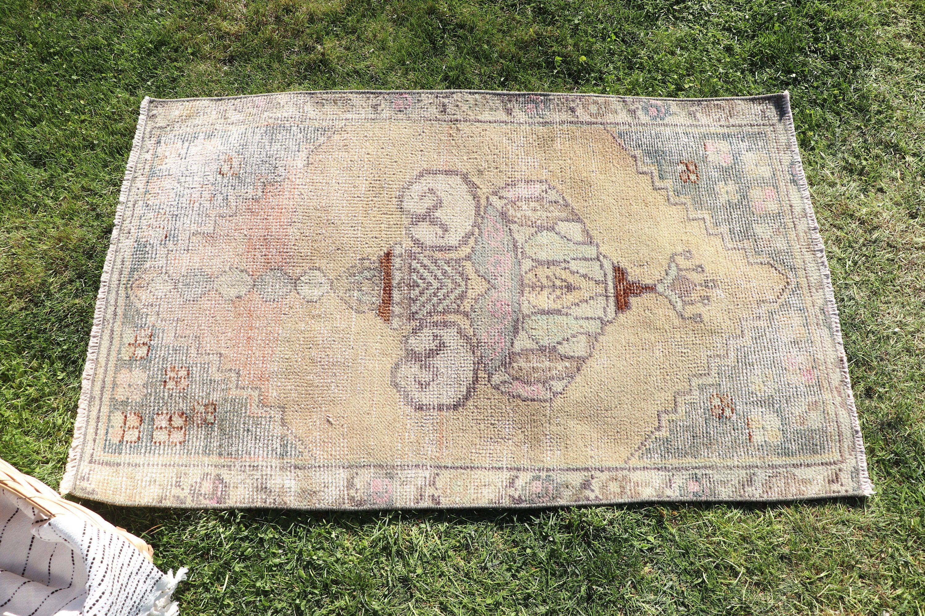 Giriş Halıları, Küçük Vintage Halı, El Dokuma Halı, 2,1x3,5 ft Küçük Halı, Antika Halılar, Vintage Halılar, Türk Halısı, Kahverengi Mutfak Halısı