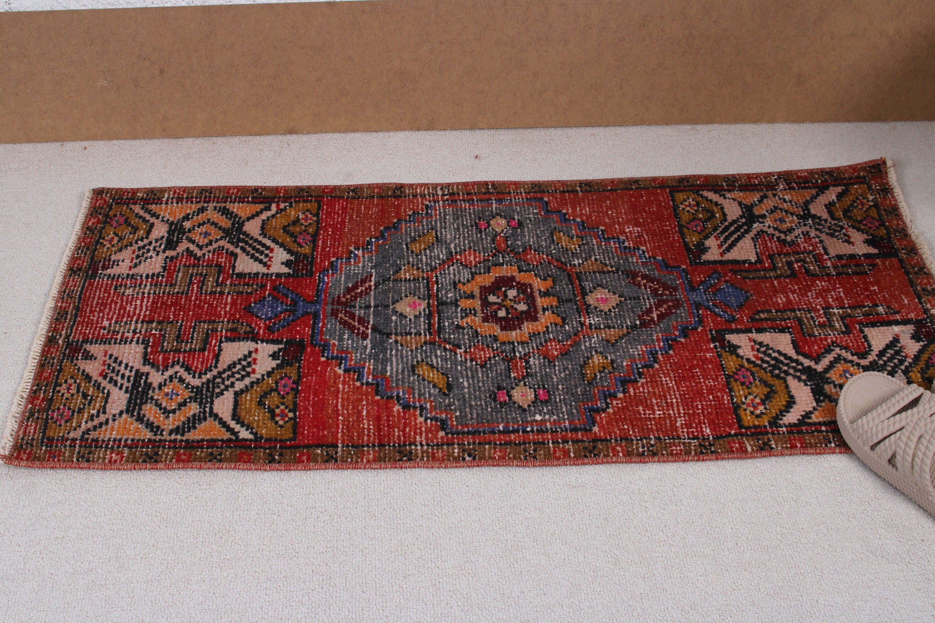 Gri El Dokuma Halı, Yatak Odası Halıları, 1.5x3.3 ft Küçük Halılar, Türk Halısı, Küçük Boho Halısı, Vintage Halılar, Geometrik Halılar, El Dokuma Halılar