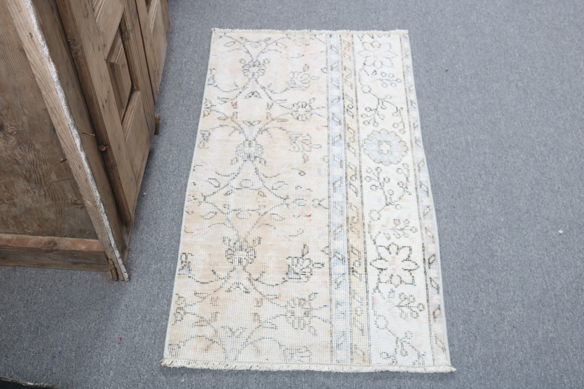 Türk Halısı, Bej Lüks Halılar, 2x3,5 ft Küçük Halılar, Vintage Halı, Küçük Vintage Halılar, Yatak Odası Halısı, Çocuk Odası Halıları, Ev Dekor Halısı