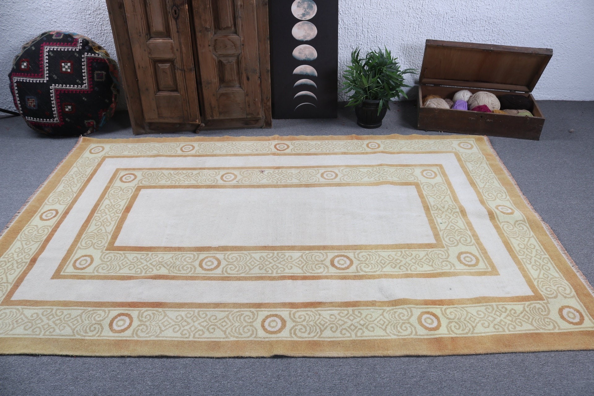 Sarı Antika Halı, Mutfak Halıları, Açıklama Halıları, Salon Halısı, Türk Halıları, 5.3x8 ft Büyük Halılar, Vintage Halı, Büyük Oushak Halıları, Etnik Halılar