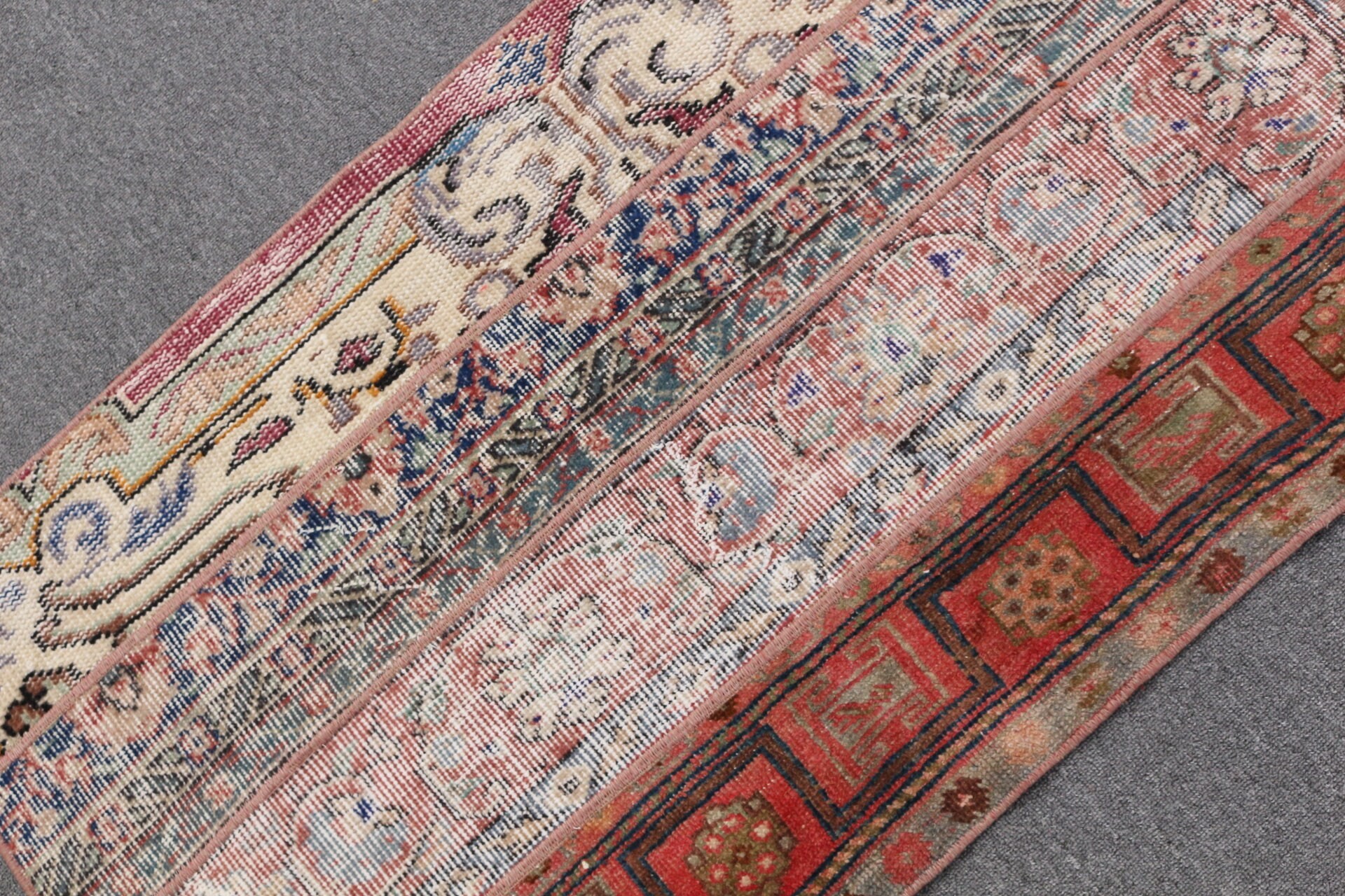 Kırmızı Serin Halı, Giriş Halı, Ev Halı, Nostaljik Halı, Antik Halı, Banyo Halı, 68x113 cm Küçük Halı, Duvar Halı, Banyo Halı