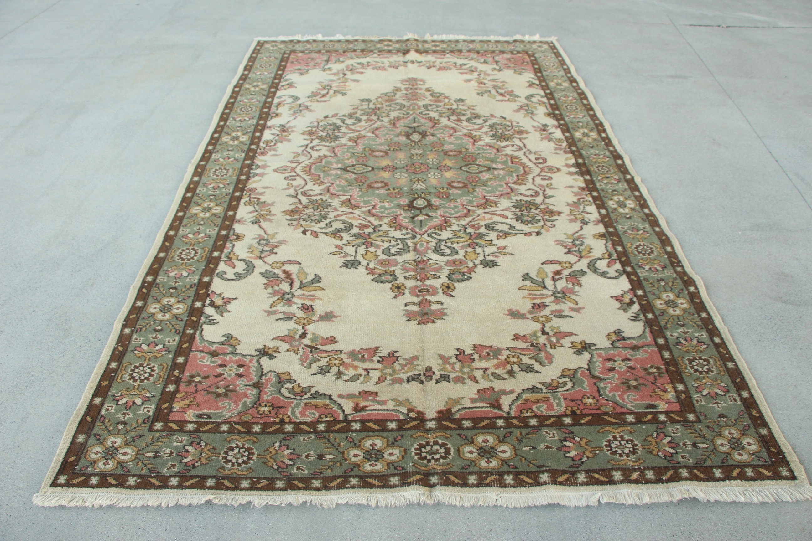 Büyük Boho Halısı, Bej Yatak Odası Halıları, Büyük Oushak Halıları, Vintage Halılar, Türk Halıları, Anadolu Halısı, 6x9.9 ft Büyük Halılar, El Dokuma Halılar