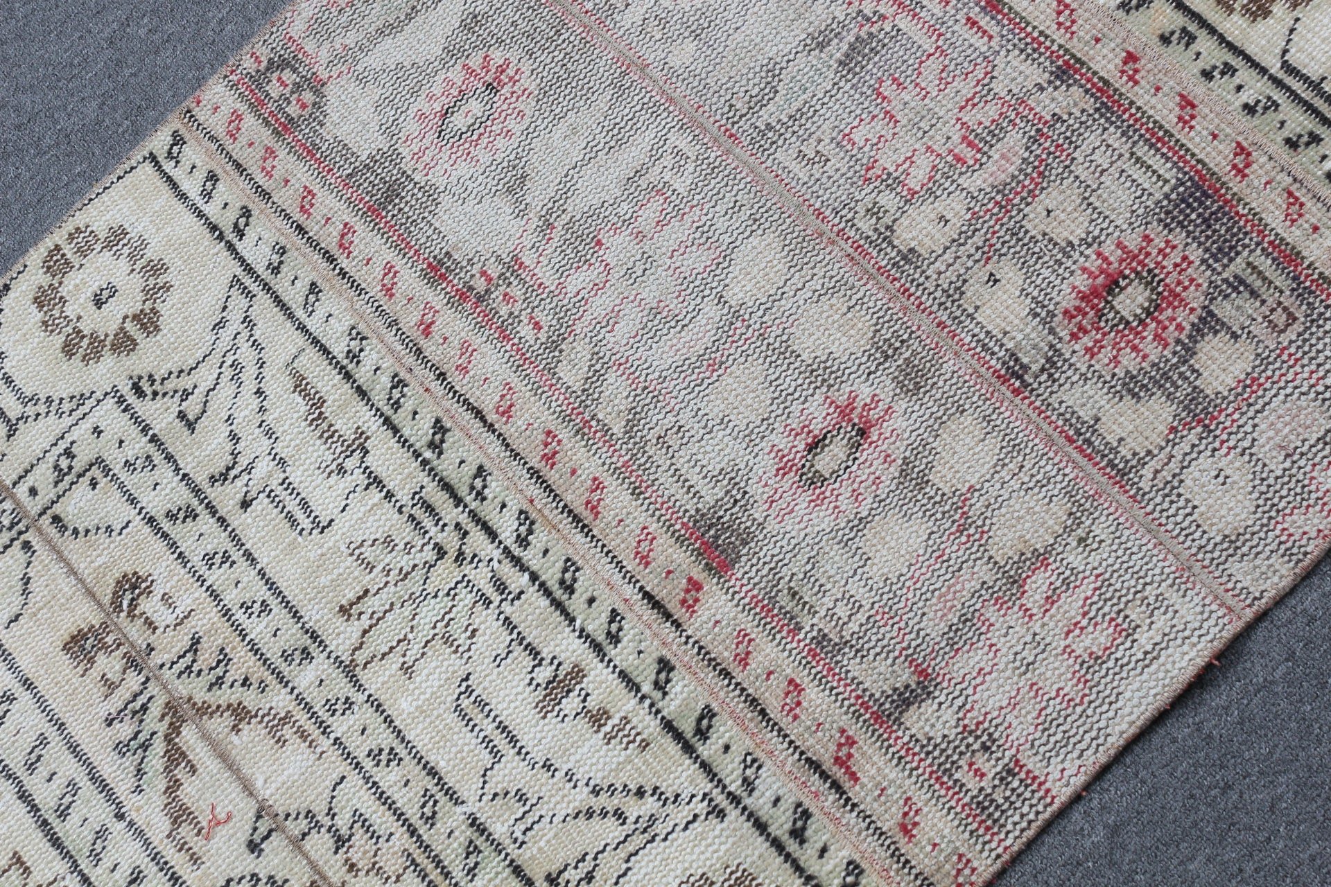 2.6x8.4 ft Runner Rug, Beige Moroccan Rug, Turkish Rug, Bedroom Rug, Rugs for Stair, Oushak Rug, Office Rugs, Hallway Rug, Vintage Rug