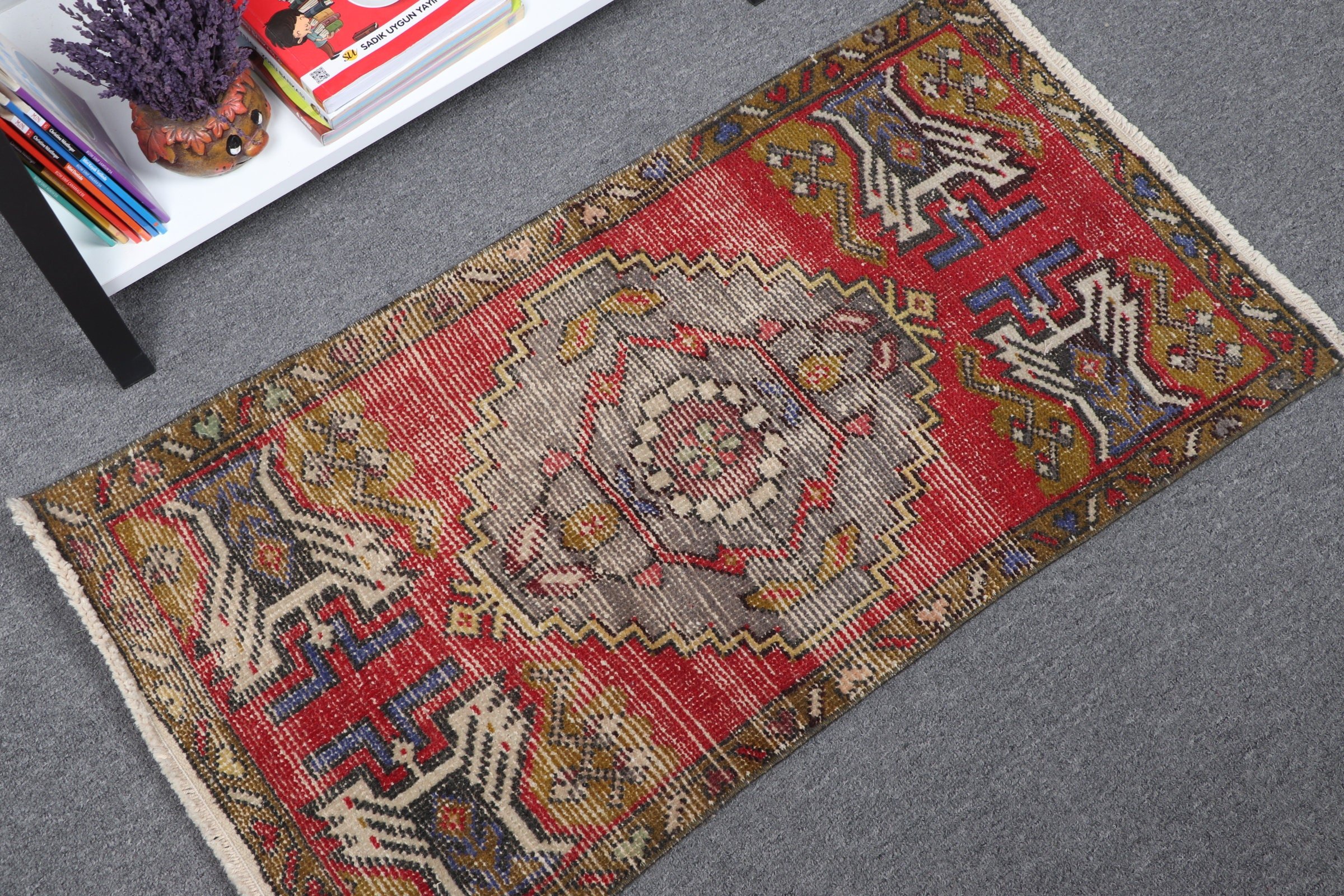 Anadolu Halıları, Giriş Halıları, Türk Halıları, Yün Halıları, Göçebe Halısı, Kırmızı Fas Halısı, Vintage Halılar, 1.7x3.2 ft Küçük Halı, Duvara Asılı Halı