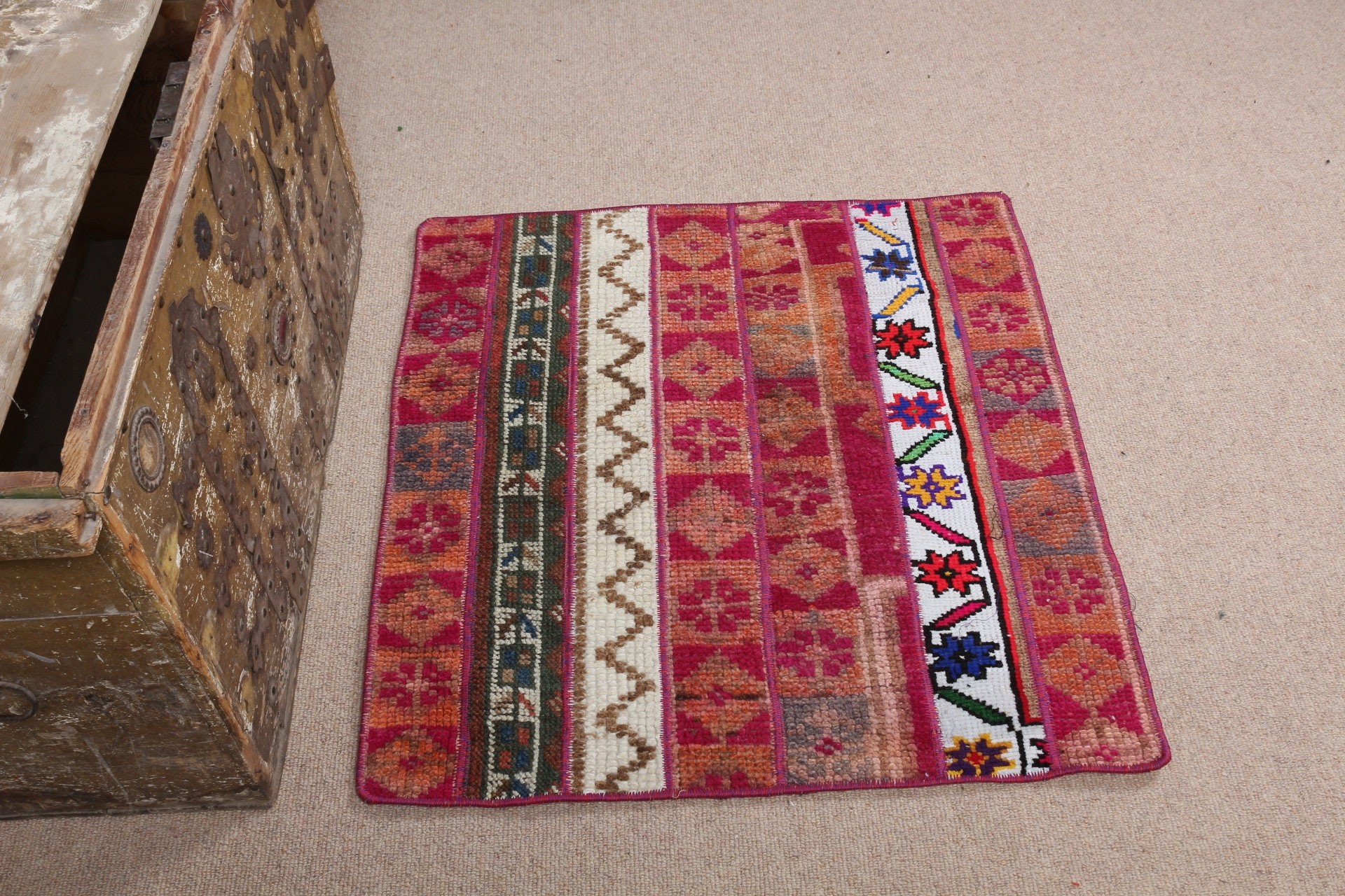 Vintage Rugs, 2.5x2.6 ft Small Rugs, Bedroom Rug, Turkish Rug, Pink Antique Rugs, Car Mat Rug, Rugs for Bath, Oushak Rug