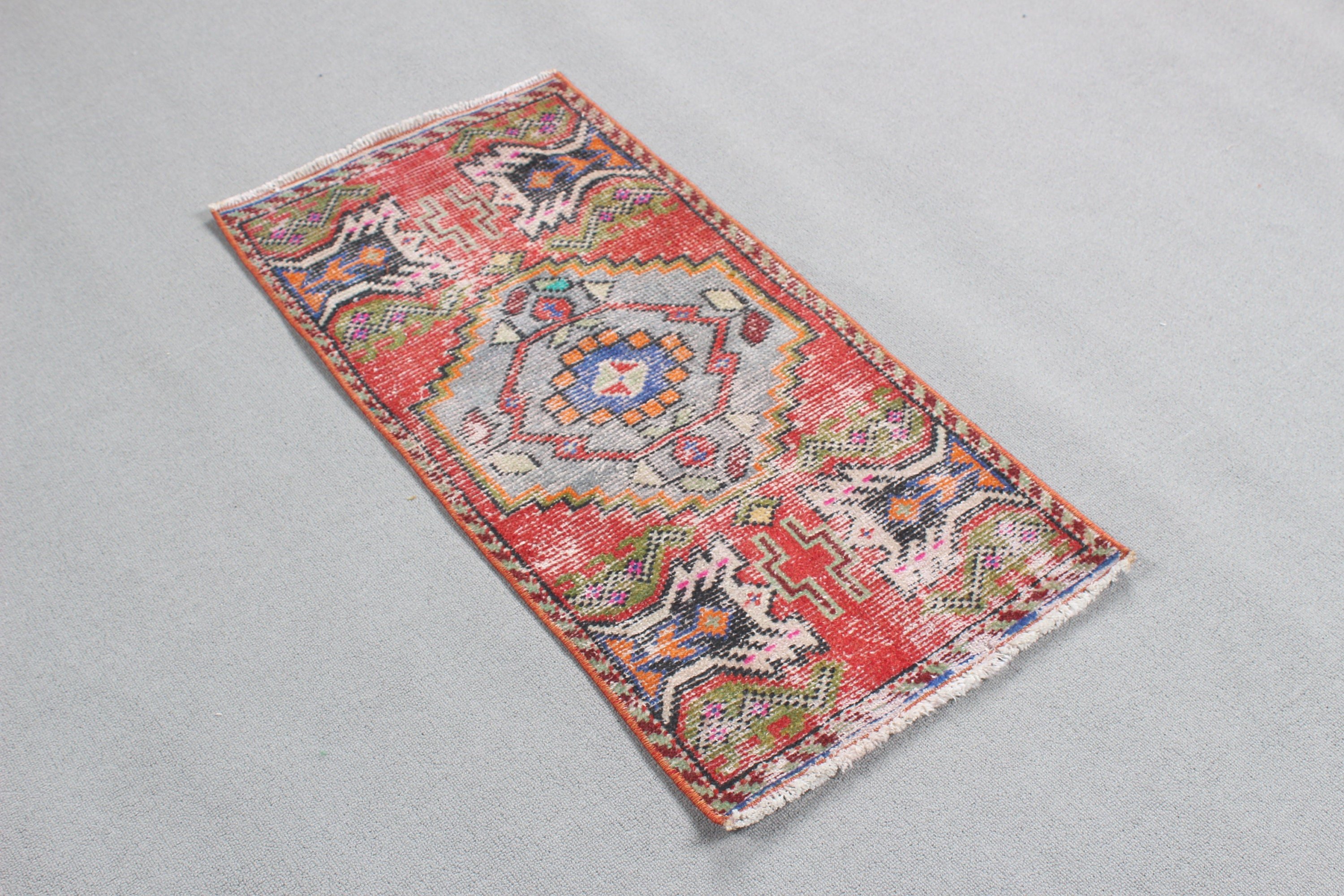 Küçük Vintage Halılar, 1.5x3.1 ft Küçük Halı, Fas Halısı, Vintage Halılar, Araba Paspas Halıları, Yatak Odası Halıları, Türk Halıları, Yer Halısı, Kırmızı Antika Halılar