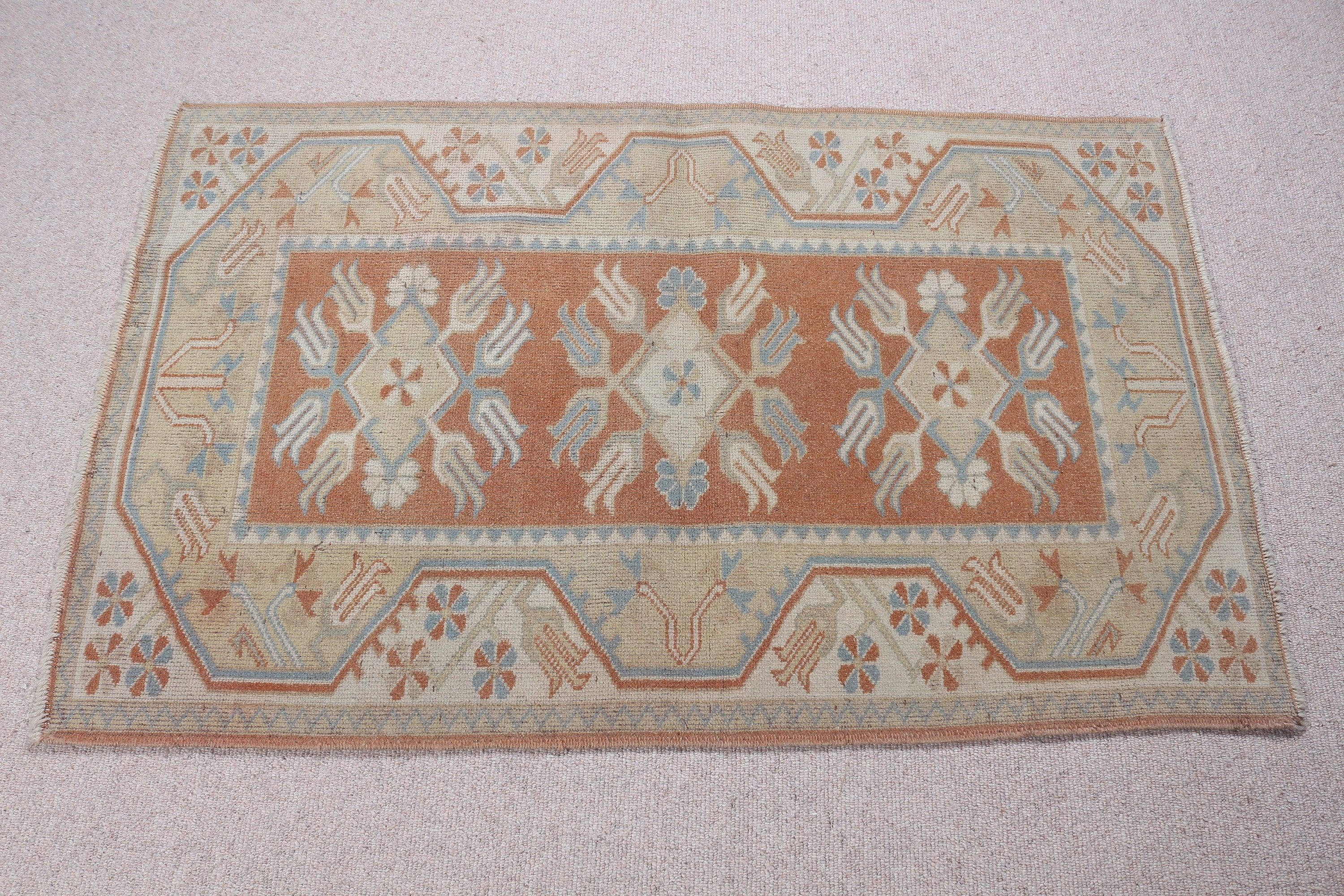 Yün Halı, Bej Fas Halısı, Vintage Halı, 2.6x4.1 ft Küçük Halı, Kapı Paspası Halısı, Türk Halısı, Anadolu Halıları, Yatak Odası Halıları, Araba Paspas Halısı