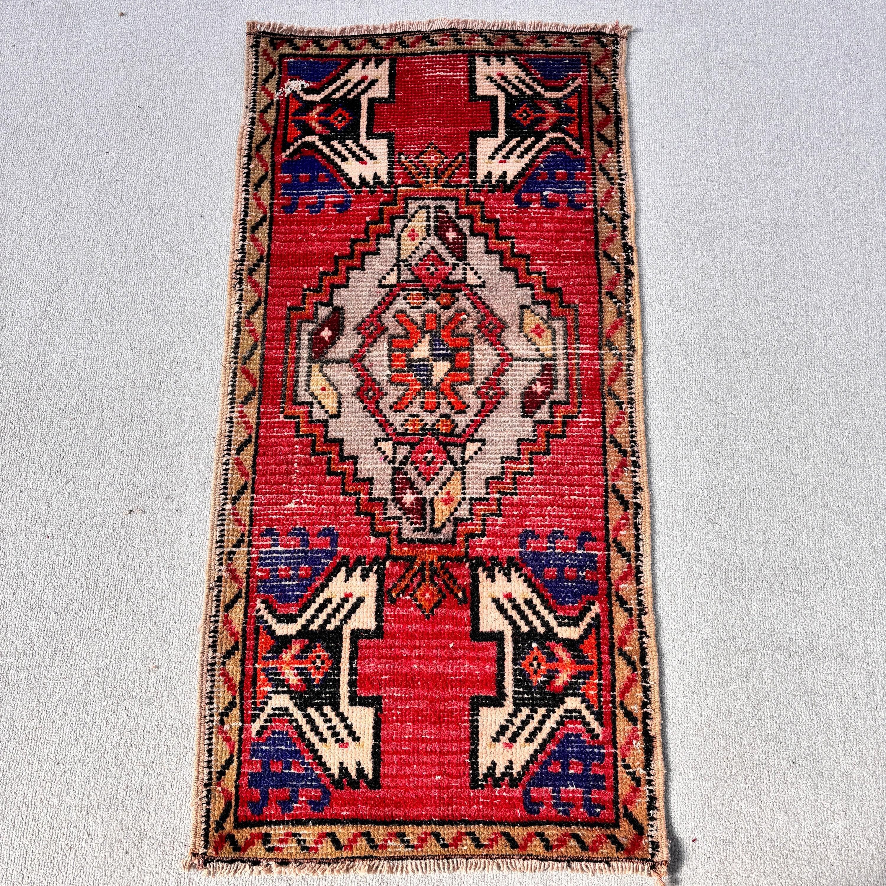 Küçük Vintage Halı, Egzotik Halı, 1.6x3.2 ft Küçük Halı, Nötr Halılar, Anadolu Halıları, Küçük Boho Halıları, Türk Halısı, Vintage Halı, Kırmızı Yün Halılar