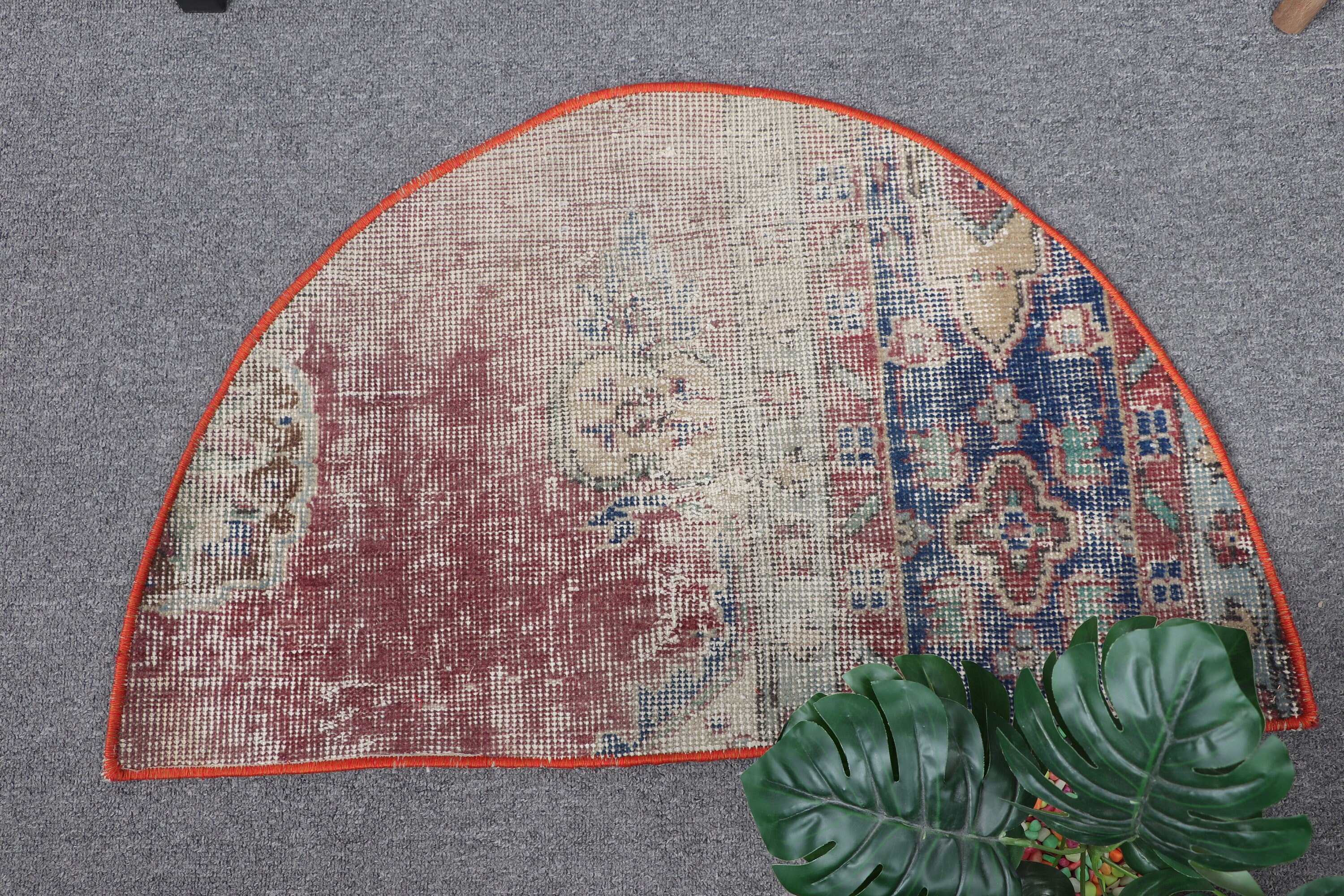 Vintage Halılar, Paspas Halısı, 2.5x1.5 ft Küçük Halı, Kırmızı Mutfak Halısı, Türk Halıları, Antika Halı, Oryantal Halı, Çocuk Halısı, Araba Paspas Halıları