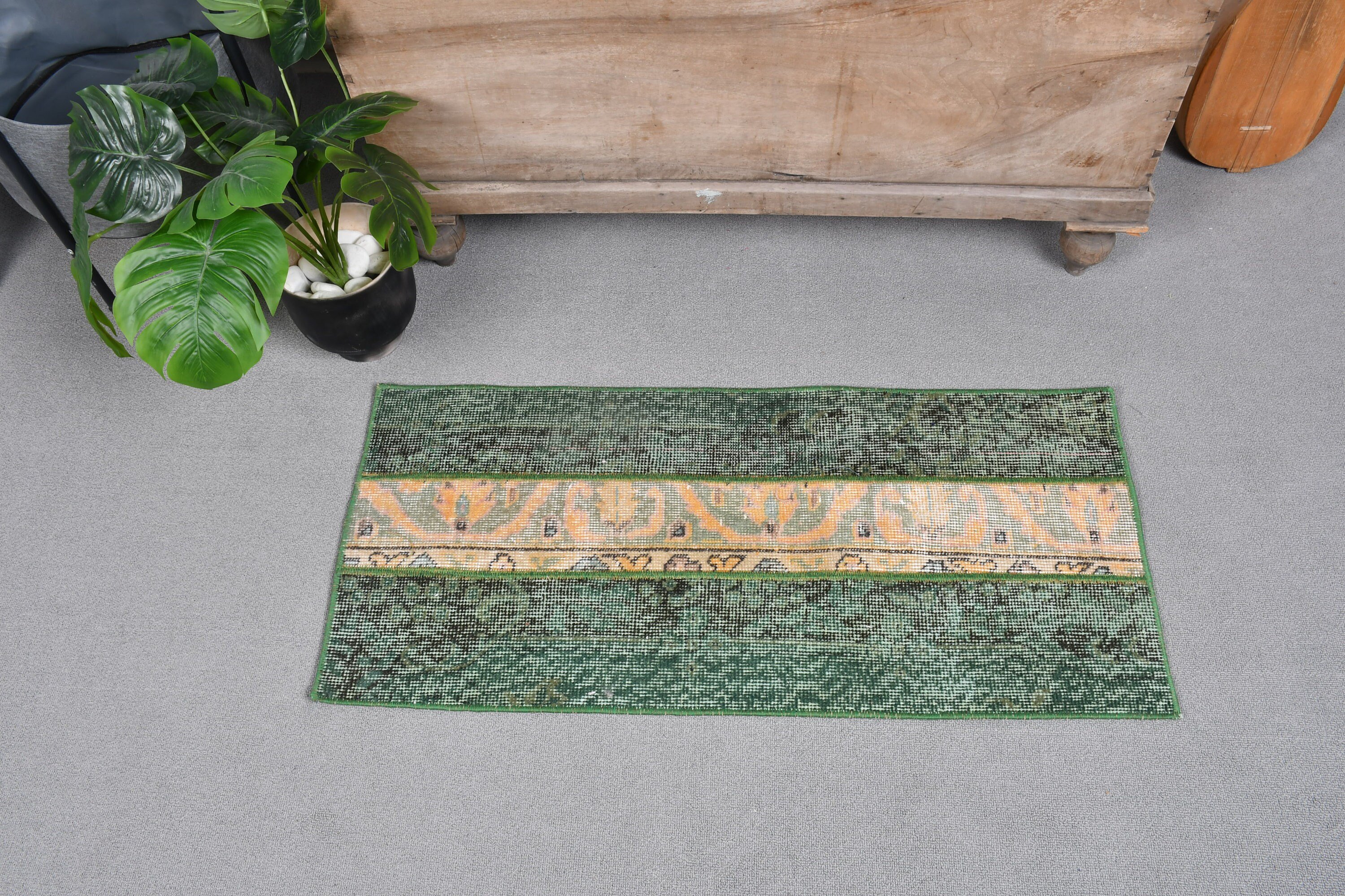 1.5x3.2 ft Small Rug, Entry Rug, Green Oriental Rug, Kitchen Rug, Door Mat Rug, Rugs for Entry, Vintage Rugs, Turkish Rug