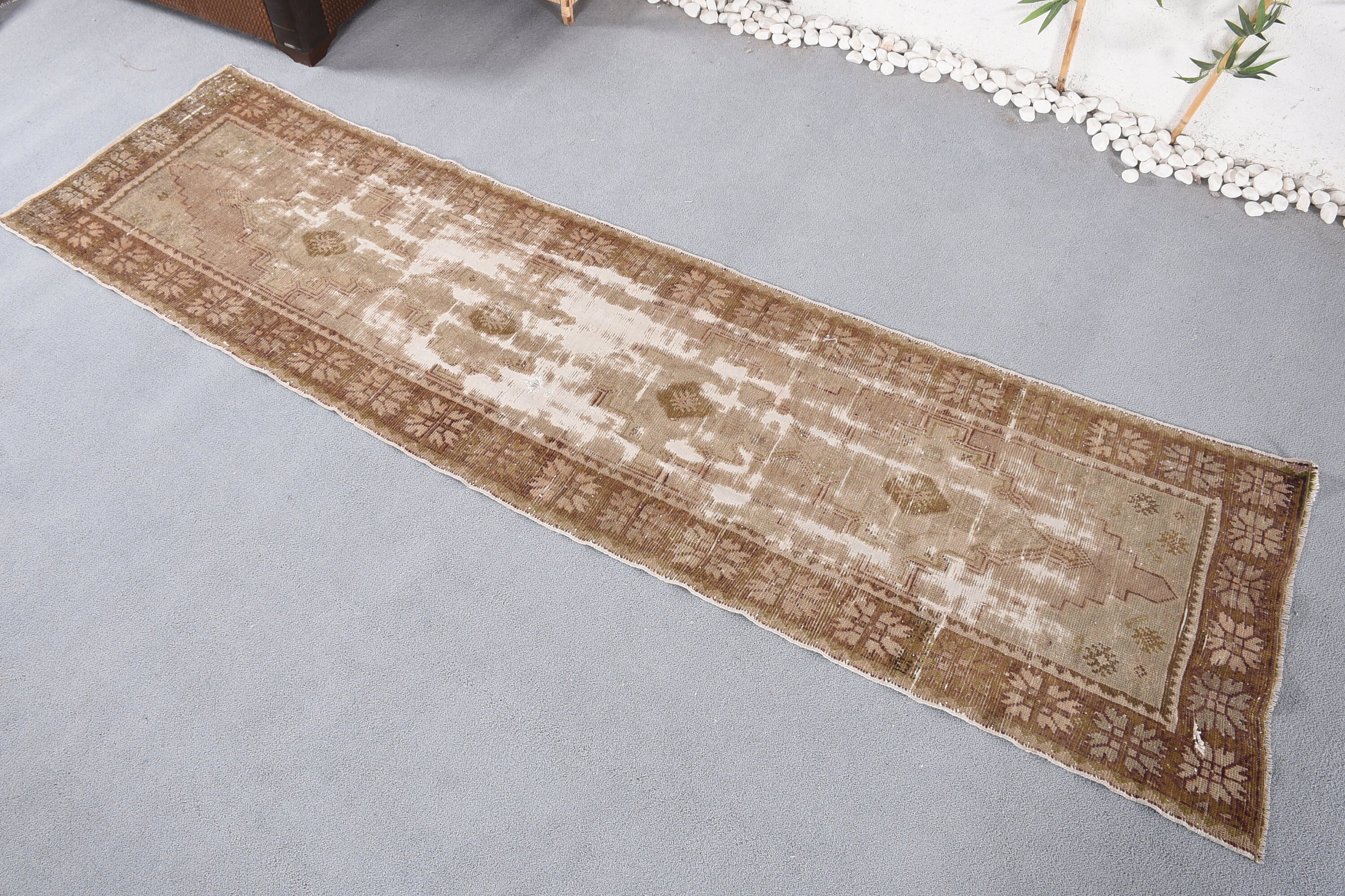 2.7x9.7 ft Runner Halıları, Runner Halıları, Türk Halısı, Merdiven Halısı, Yeşil Yün Halılar, Havalı Halılar, Oushak Halı, Vintage Halılar, Yün Halı Yolluk Halıları