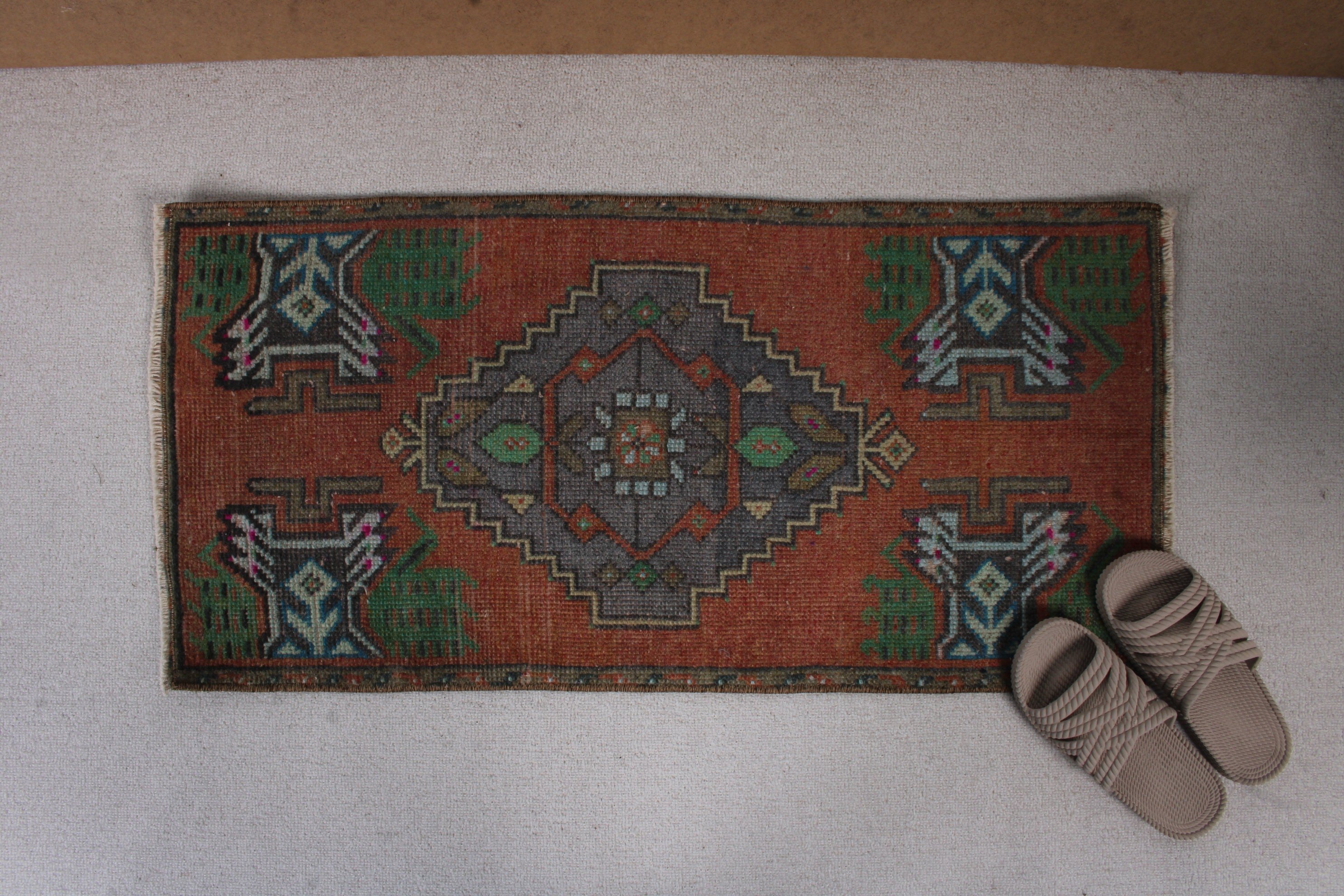 Yer Halıları, Türk Halıları, Paspas Halısı, Kırmızı Oryantal Halılar, Anadolu Halısı, 1.4x3 ft Küçük Halılar, Vintage Halılar, Küçük Alan Halıları, Antika Halılar