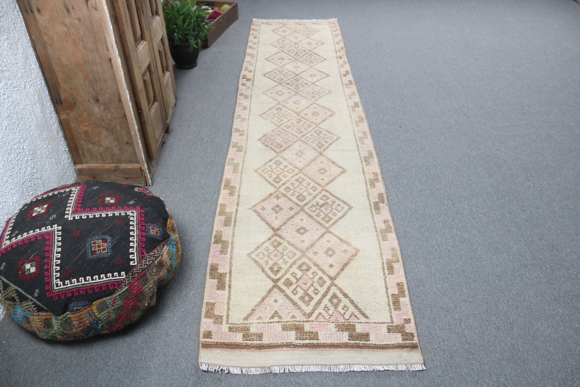 Beni Ourain Koşucu Halısı, Koridor Halıları, 2.4x10.9 ft Koşucu Halıları, El Dokuma Halısı, Türk Halıları, Bej Antika Halılar, Vintage Halılar, Açıklama Halısı