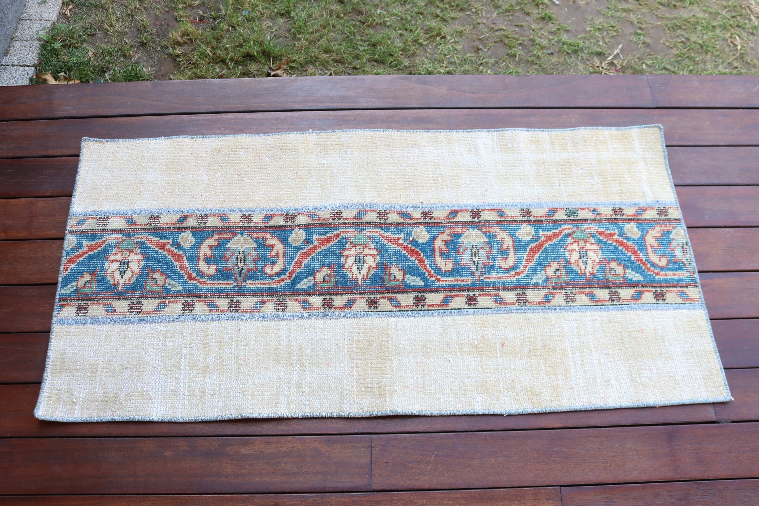 Yatak Odası Halıları, Bej 1.8x3.8 ft Küçük Halılar, Antika Halı, Türk Halısı, Çocuk Odası Halıları, Vintage Halı, Mutfak Halıları, Etnik Halılar