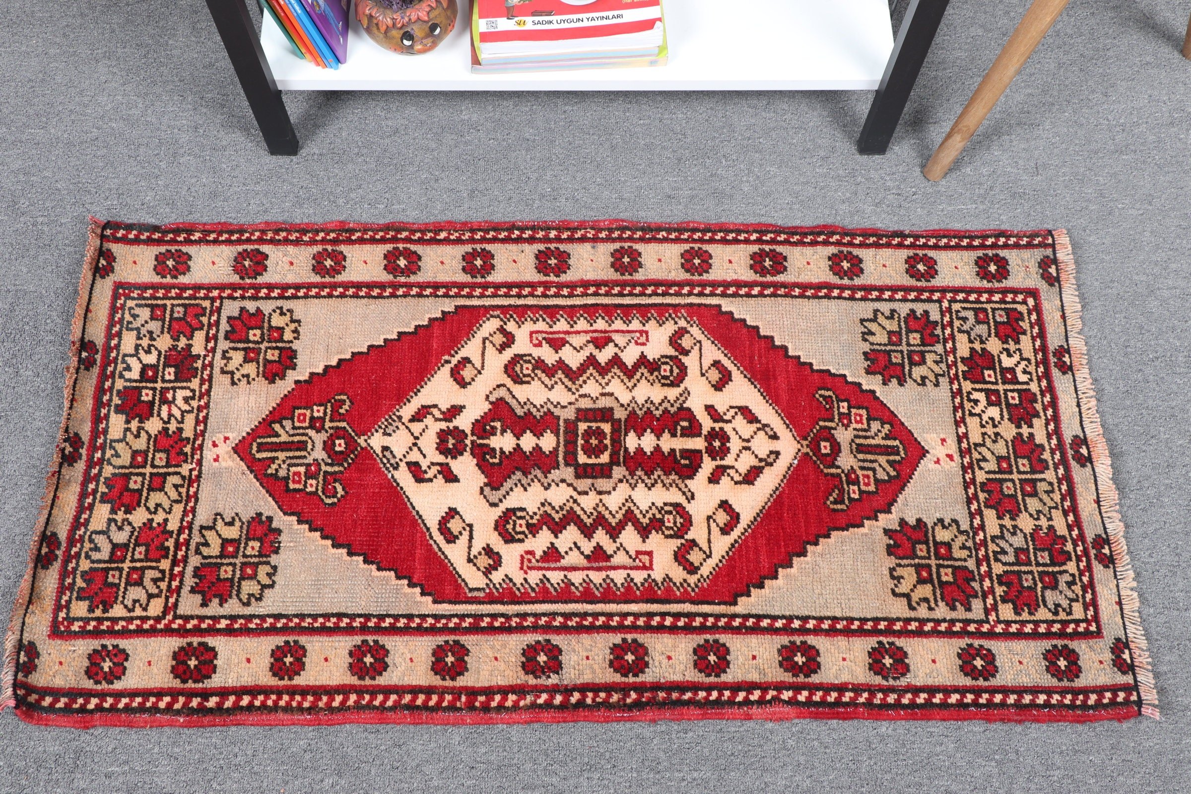 Eski Halılar, Fas Halısı, Kırmızı Fas Halısı, Türk Halısı, Vintage Halı, 1.8x3.5 ft Küçük Halı, Çocuk Halıları, Yer Halıları, Duvara Asılı Halılar