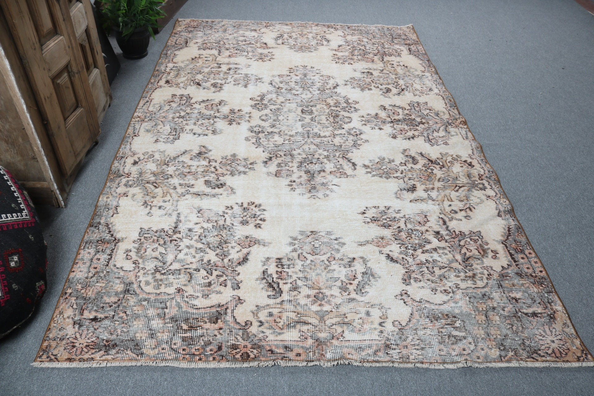 Ev Dekor Halısı, Vintage Halılar, 5.7x8.9 ft Büyük Halılar, Havalı Halılar, Oturma Odası Halısı, Bej Oushak Halısı, Türk Halıları, Büyük Boho Halıları