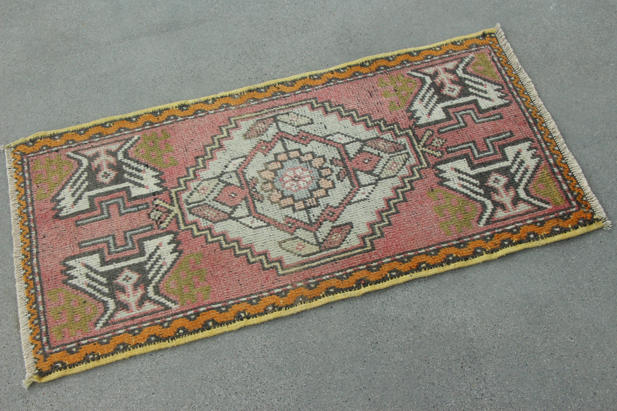 Lüks Halılar, Kapı Paspası Halıları, Vintage Halılar, 1.6x3.2 ft Küçük Halılar, Bohem Halısı, Türk Halısı, Oushak Halıları, Pembe Antika Halı, Küçük Boho Halısı