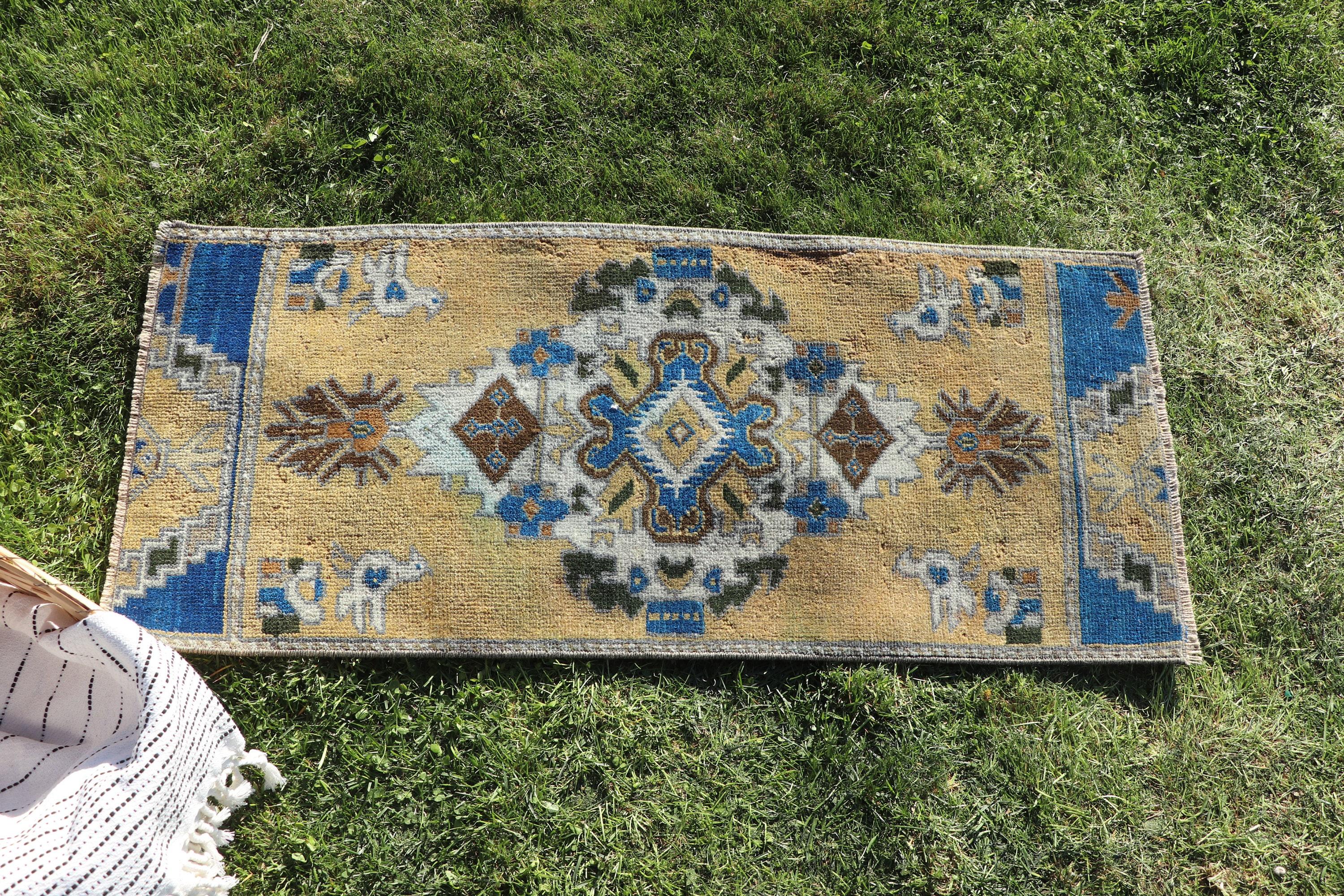 Açıklama Halıları, Kapı Paspas Halıları, Vintage Halı, Ev Dekorasyonu Halısı, Sarı 1.4x3.2 ft Küçük Halı, Giriş Halıları, Türk Halısı, Modern Halı