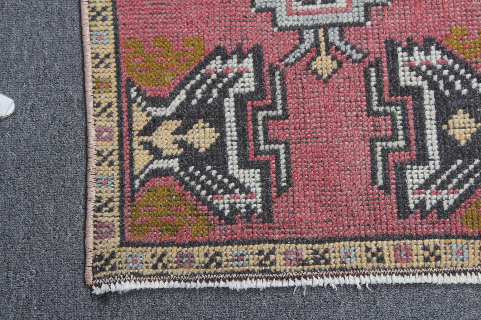 Türk Halıları, Duvara Asılı Halı, Anadolu Halısı, Giriş Halısı, Ev Dekorasyonu Halısı, Kırmızı Ev Dekoru Halısı, Vintage Halı, Tribal Halısı, 1.6x3 ft Küçük Halı